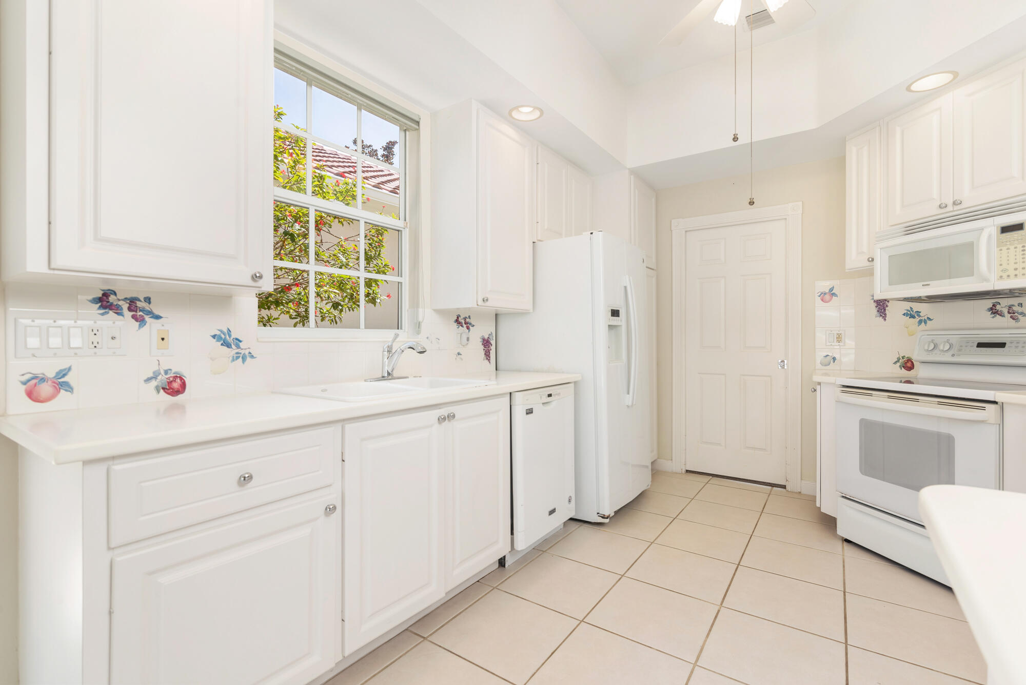 ISLES AT PALM BEACH GARDENS - Residential