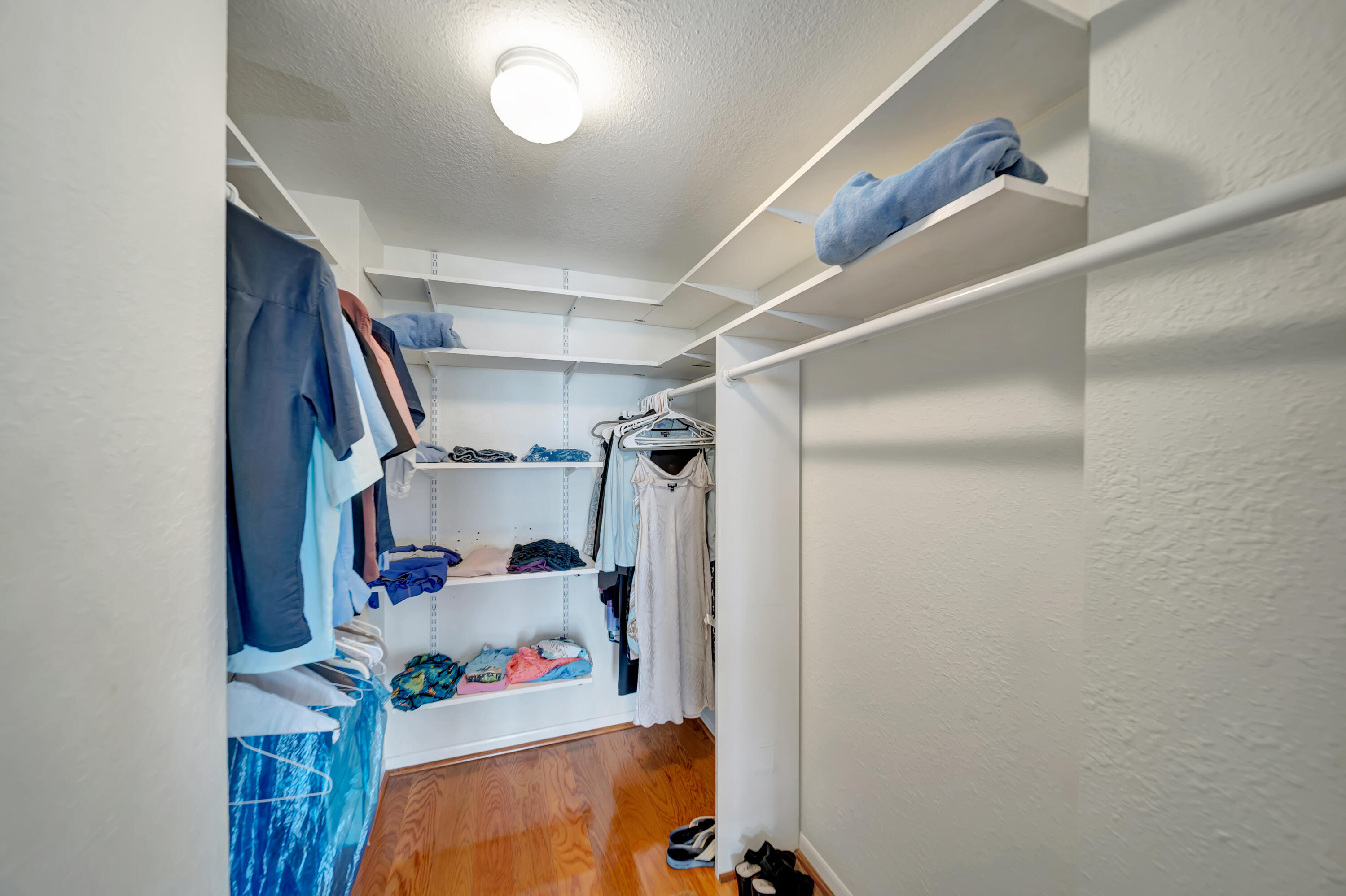 ROYAL MARINER CONDO - Residential Lease