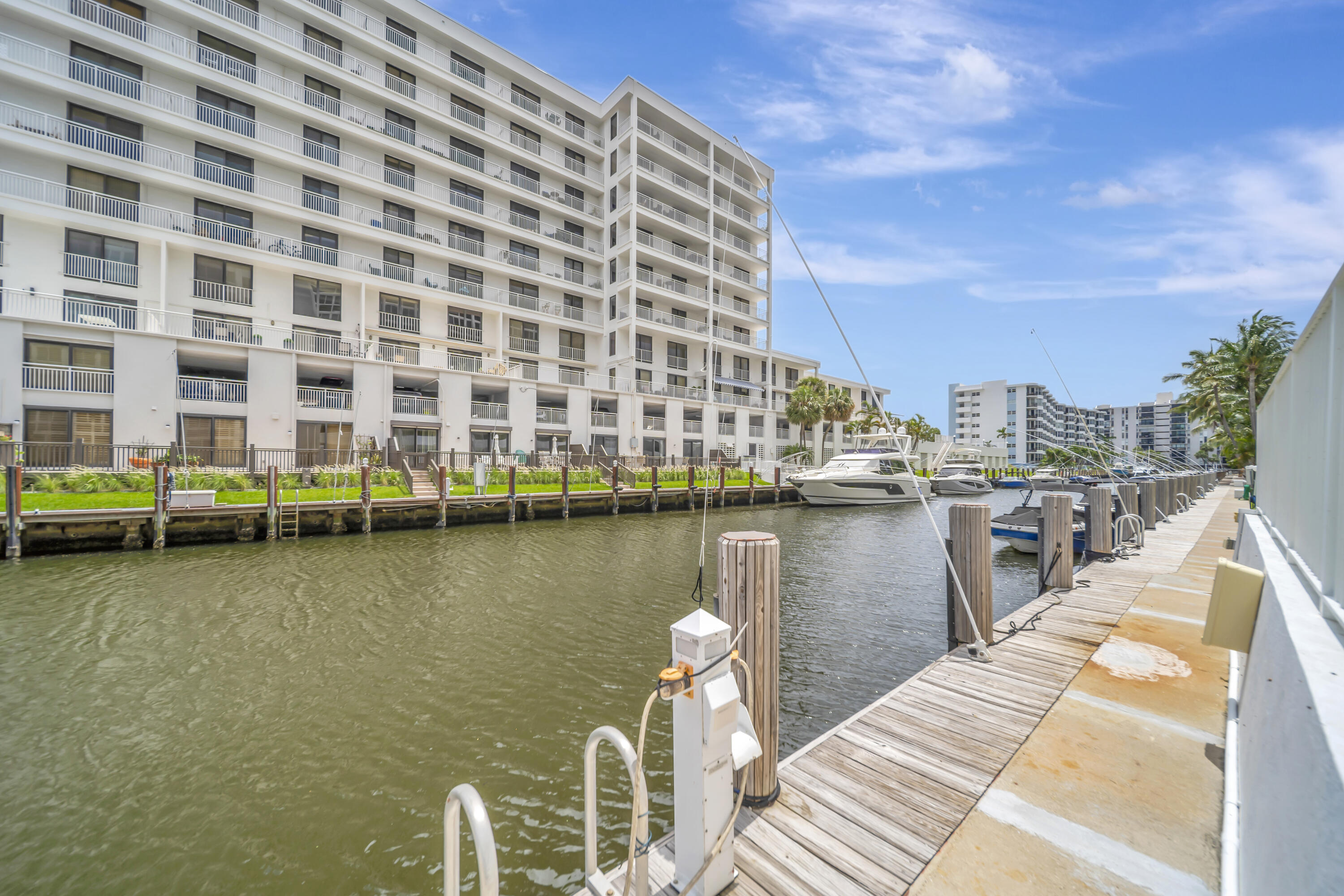 ROYAL MARINER CONDO - Residential Lease