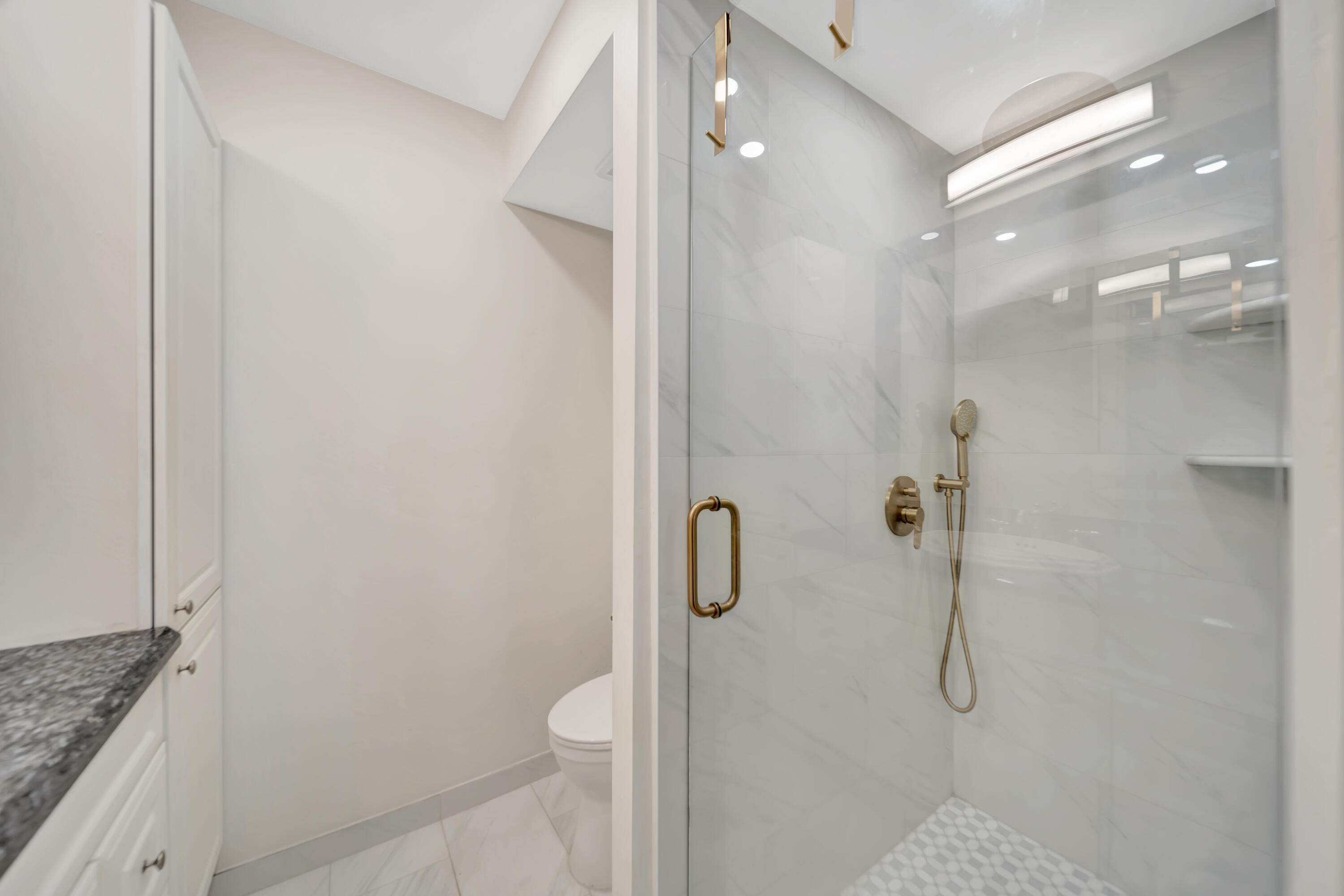 ROYAL MARINER CONDO - Residential Lease