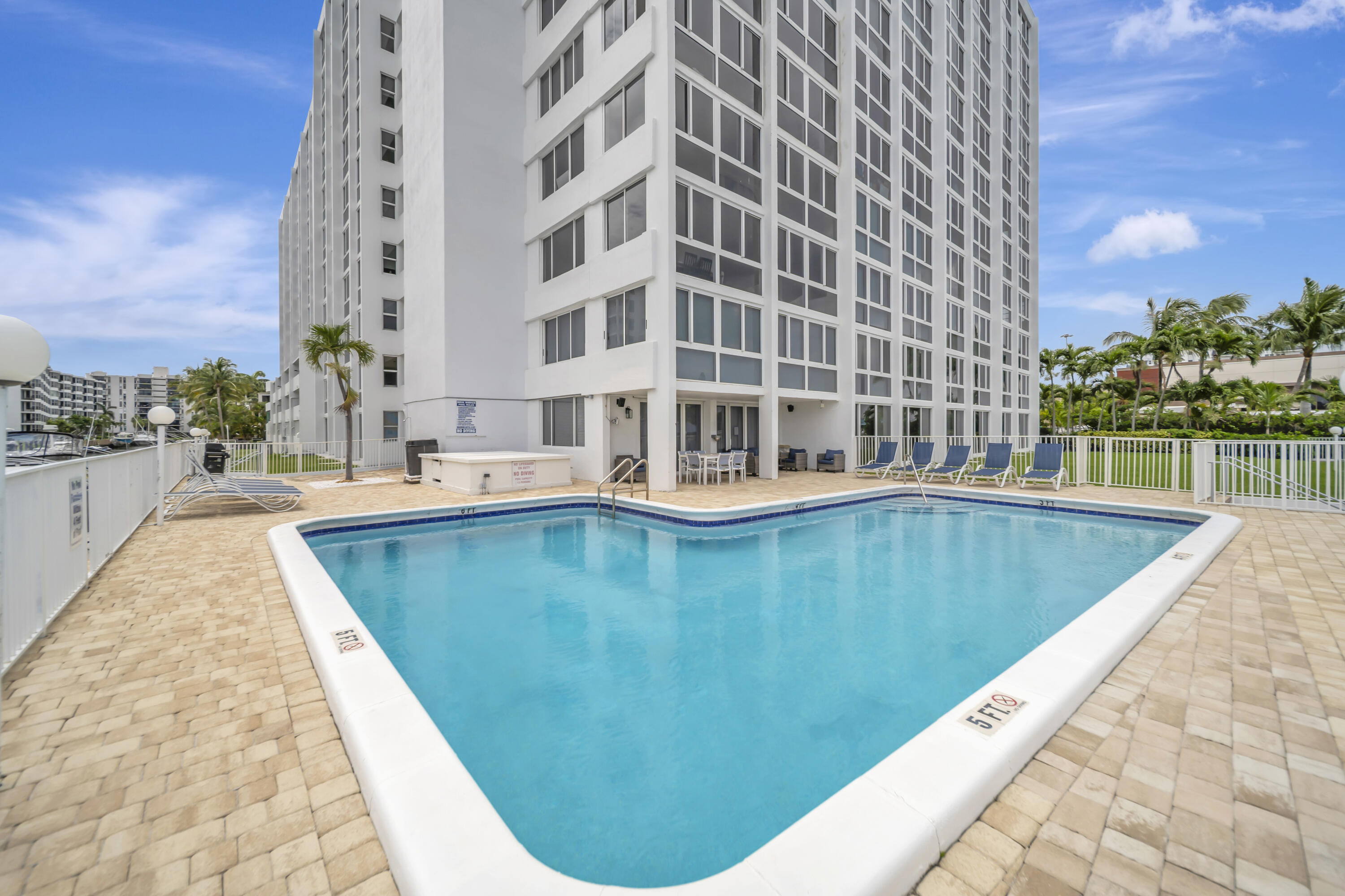 ROYAL MARINER CONDO - Residential Lease