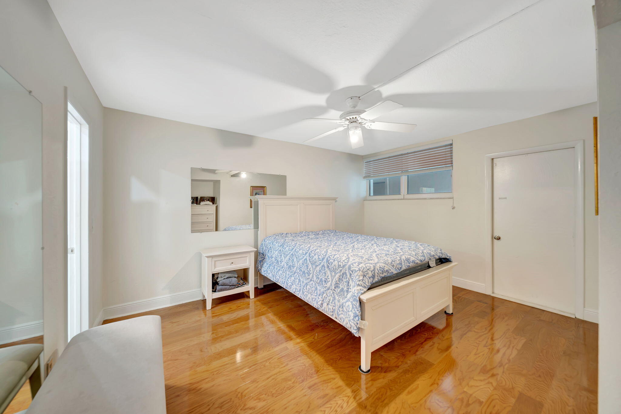 ROYAL MARINER CONDO - Residential Lease
