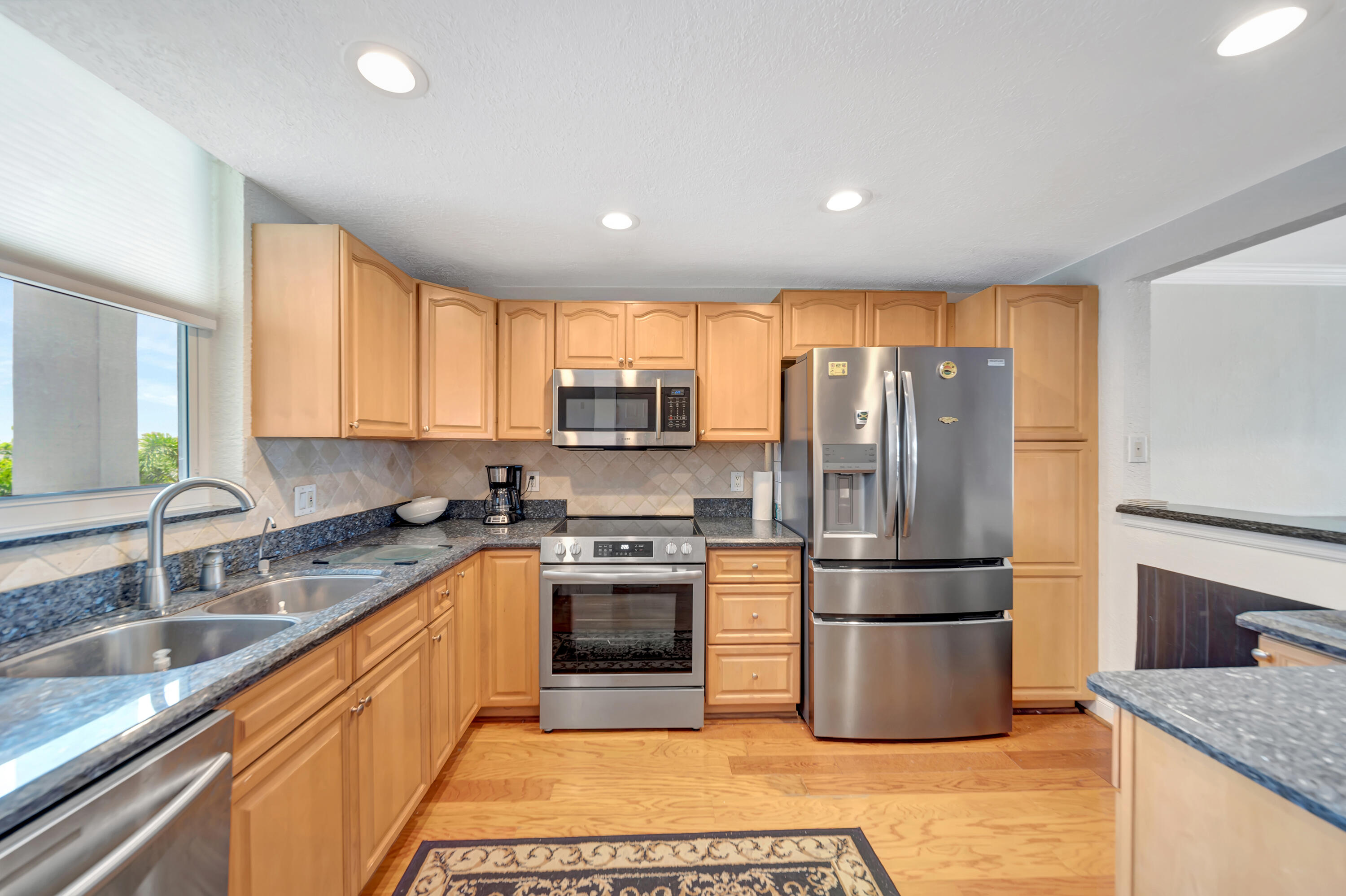 ROYAL MARINER CONDO - Residential Lease