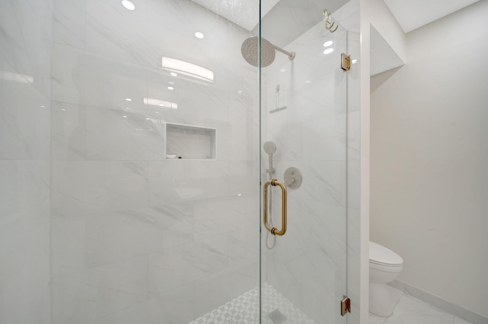 ROYAL MARINER CONDO - Residential Lease
