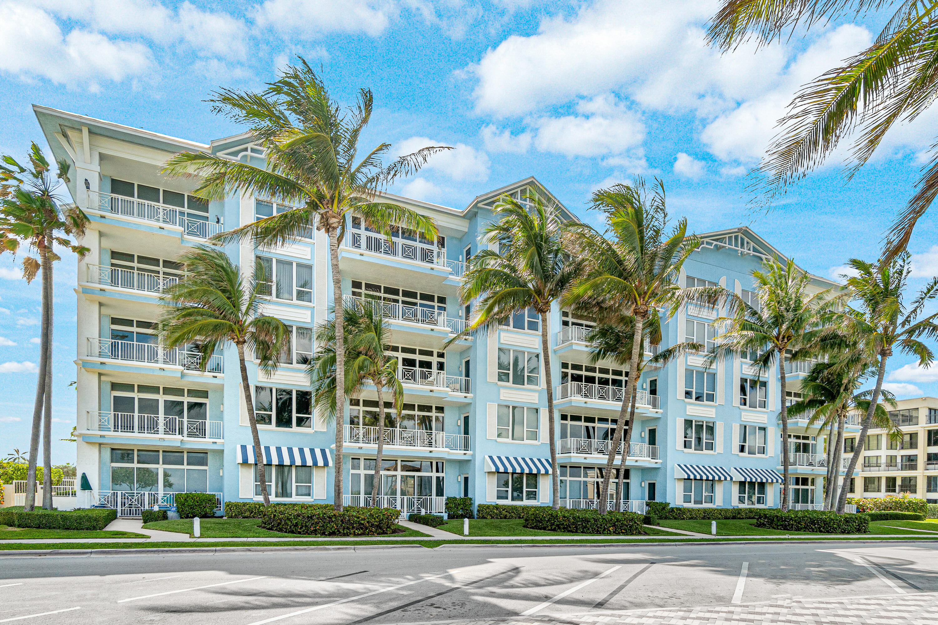 SOPHISTICATED BEACHSIDE RESIDENCE. Thoughtfully fully furnished corner 3BR/3BA with ocean views from two private balconies-perfect for sunrise coffee and evening breezes. Sunlit wrap-around windows enhance an open layout with 5' porcelain tile, 10' ceilings, and high-impact glass. The chef's kitchen features $40K+ in upgrades: Miele double ovens, induction cooktop, three Sub-Zero refrigerators including wine cooler, Dekton surfaces, and a large island. The primary suite offers dual walk-ins and a spa-like marble bath. Two stylish guest suites, full laundry room, two garage spaces, and climate-controlled storage. Resort amenities include heated pool, hot tub, fitness center, steam room, sauna, BBQ areas, and EV charging. Steps to upscale dining, boutique shopping, and the iconic DFB Pier.