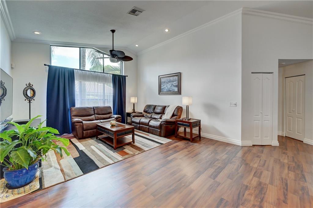 Pine Ridge 112-37 B - Residential