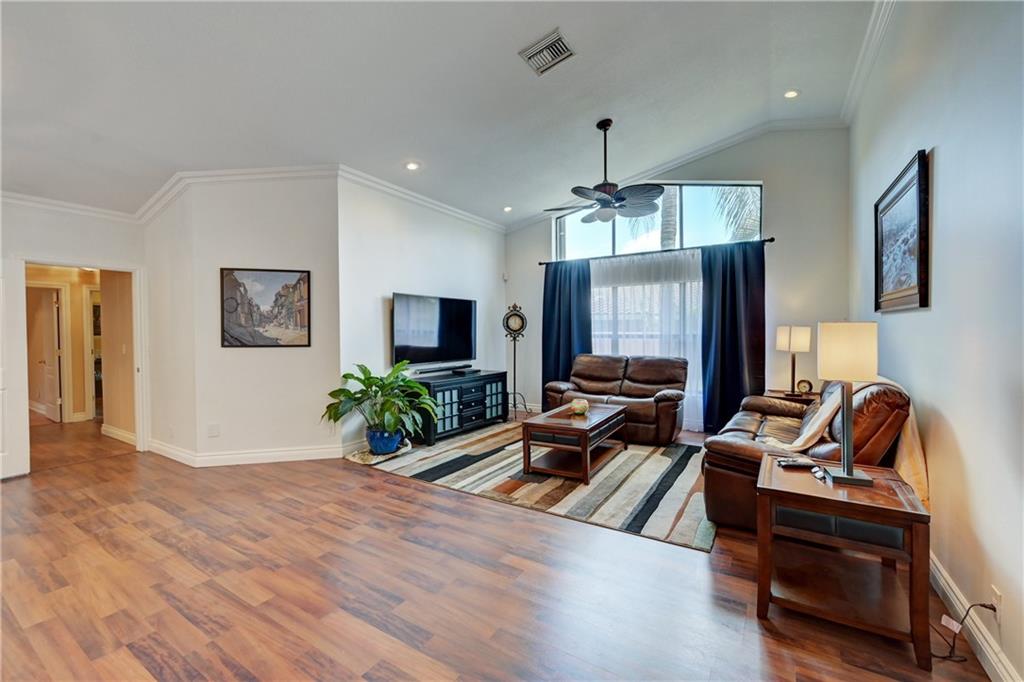 Pine Ridge 112-37 B - Residential