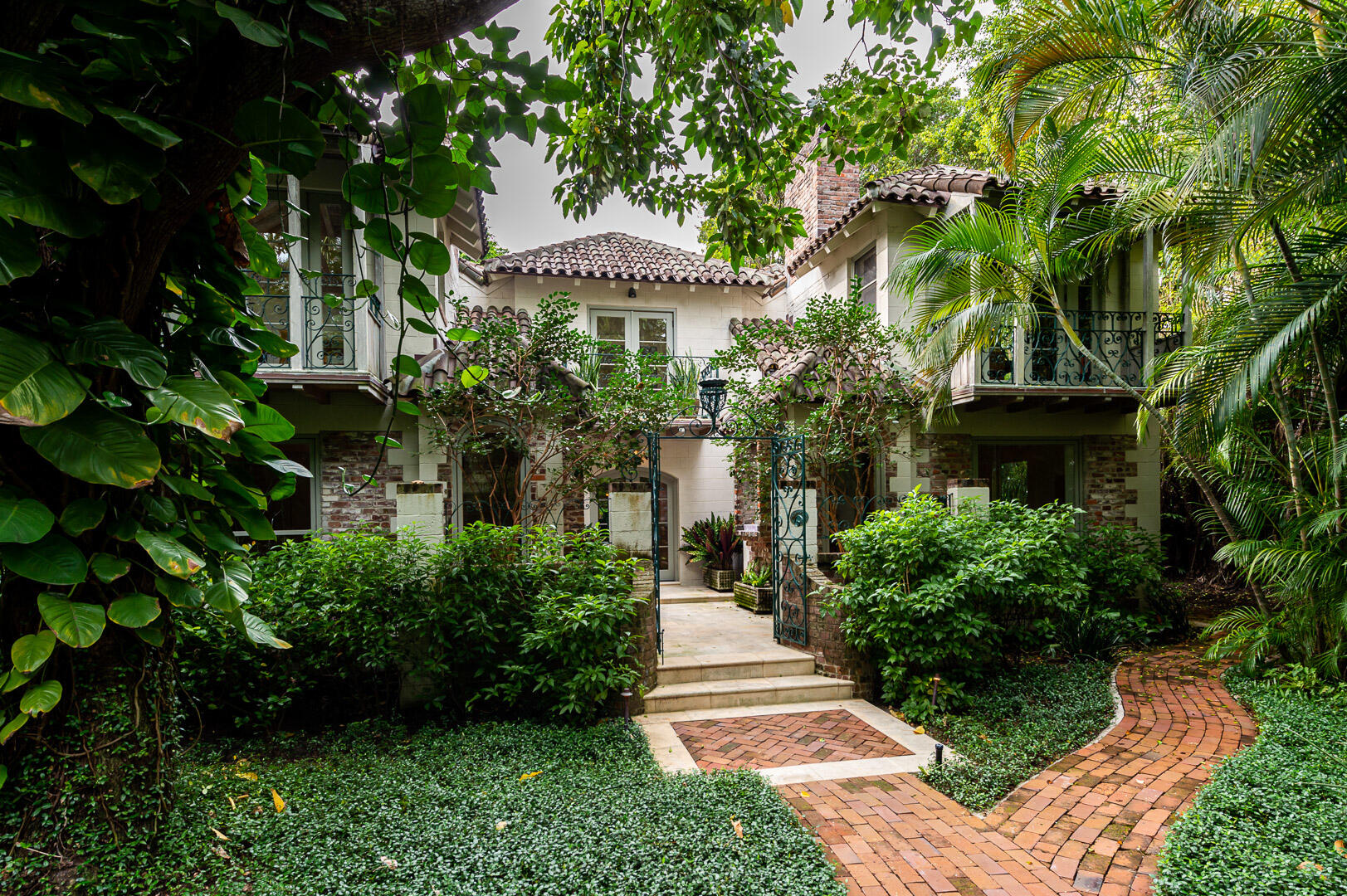 PLAZA PL - Residential
