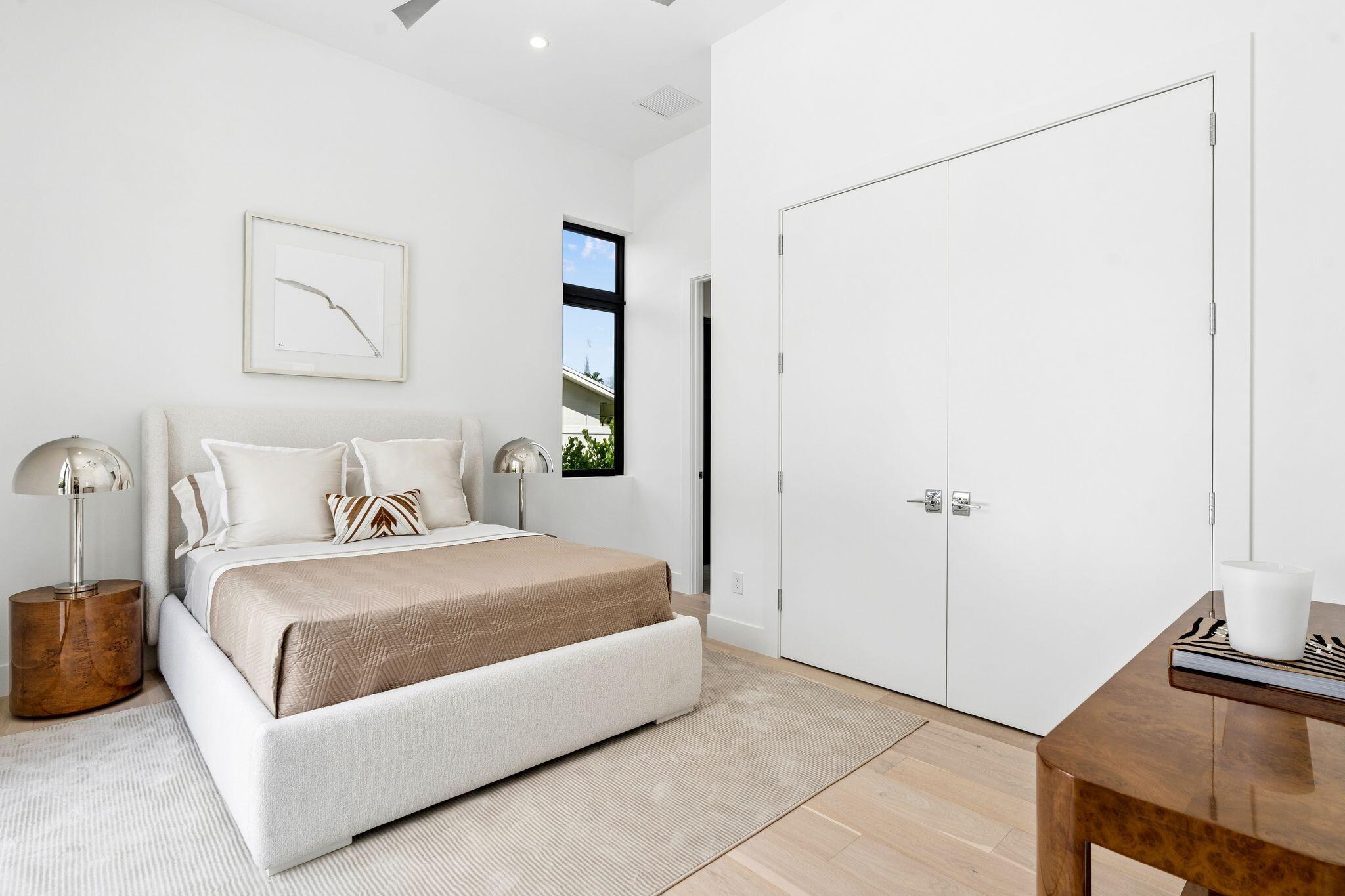LAKE FLORESTA PARK - Residential
