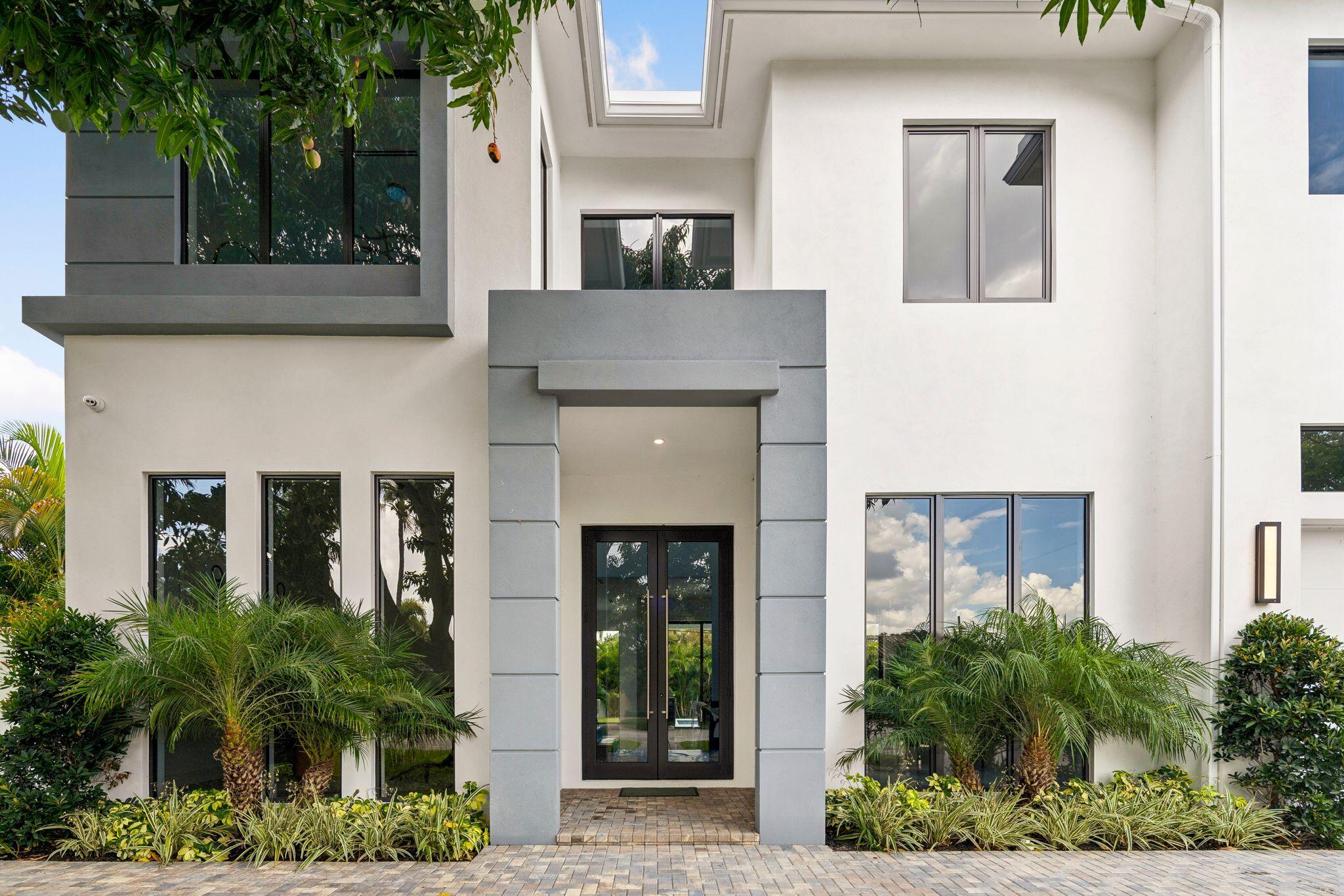 LAKE FLORESTA PARK - Residential
