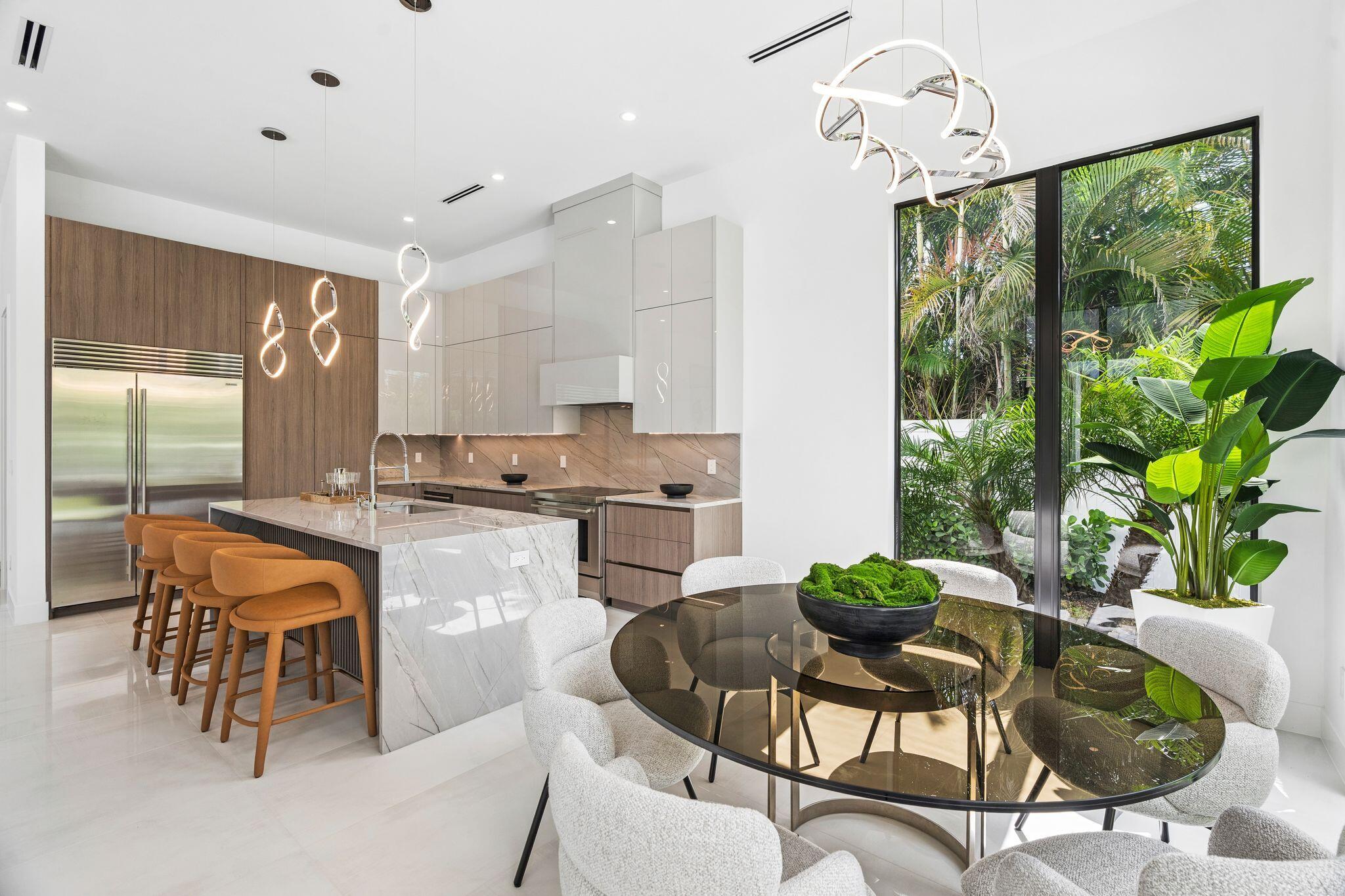LAKE FLORESTA PARK - Residential