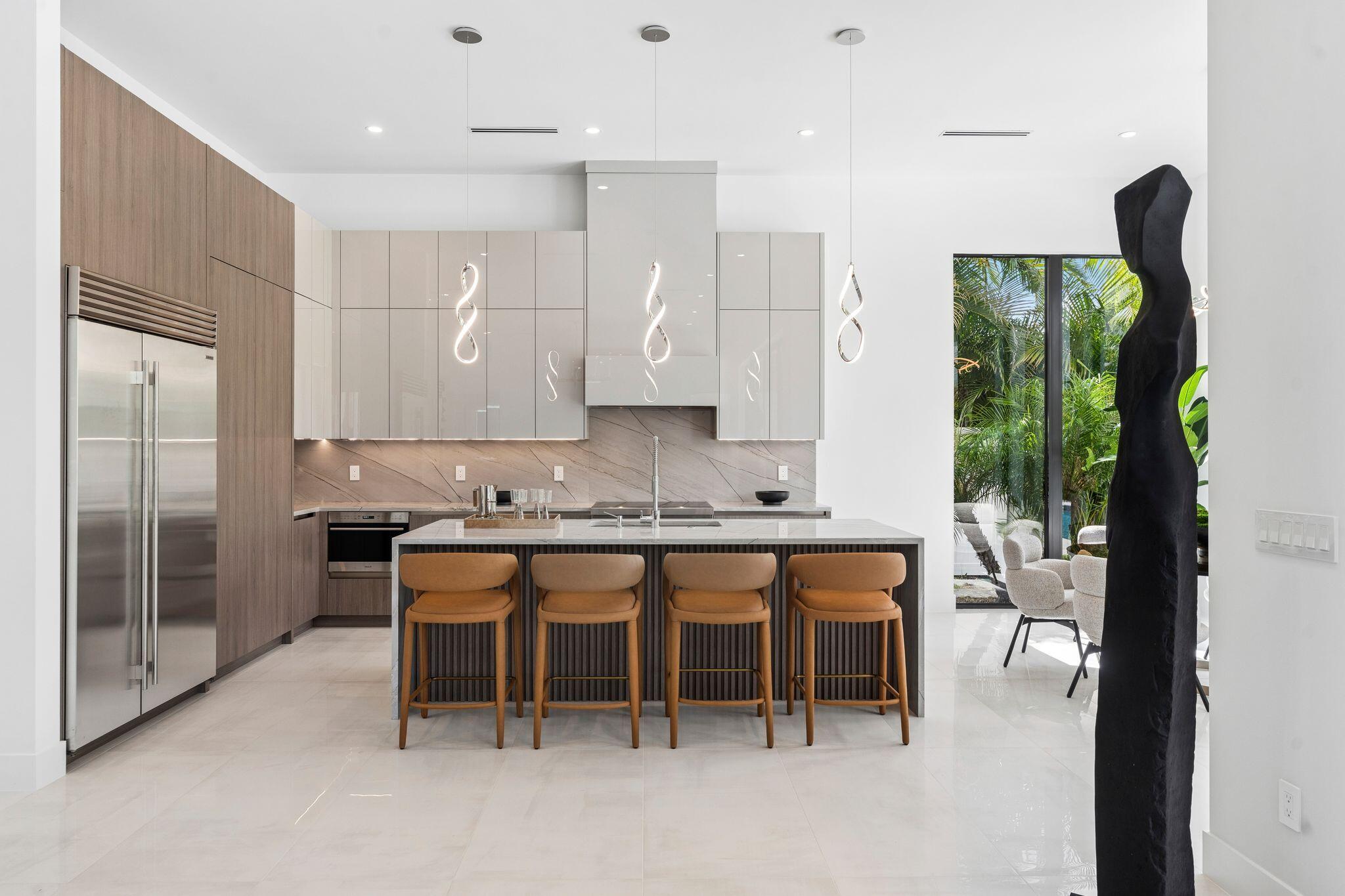 LAKE FLORESTA PARK - Residential