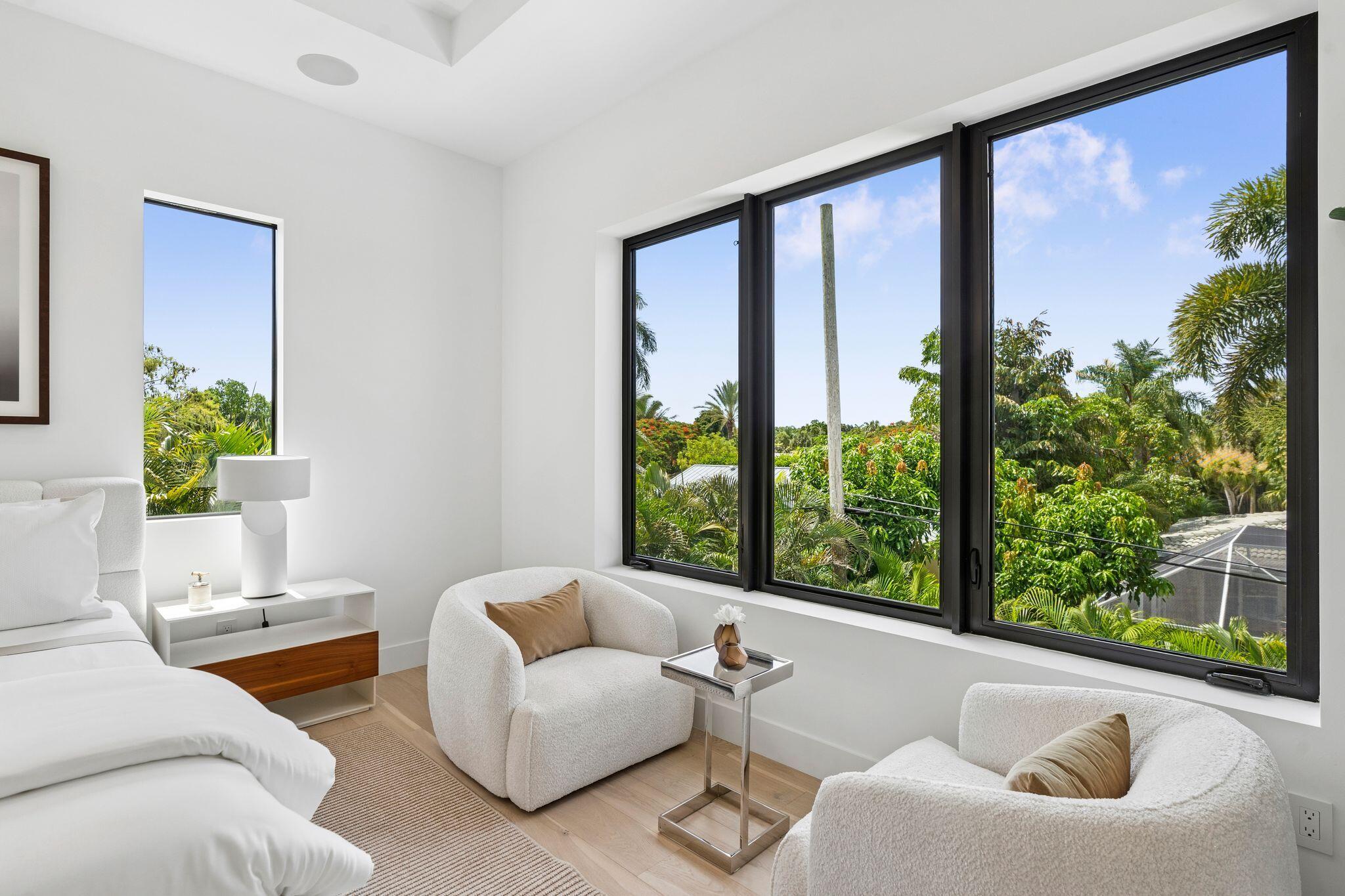 LAKE FLORESTA PARK - Residential