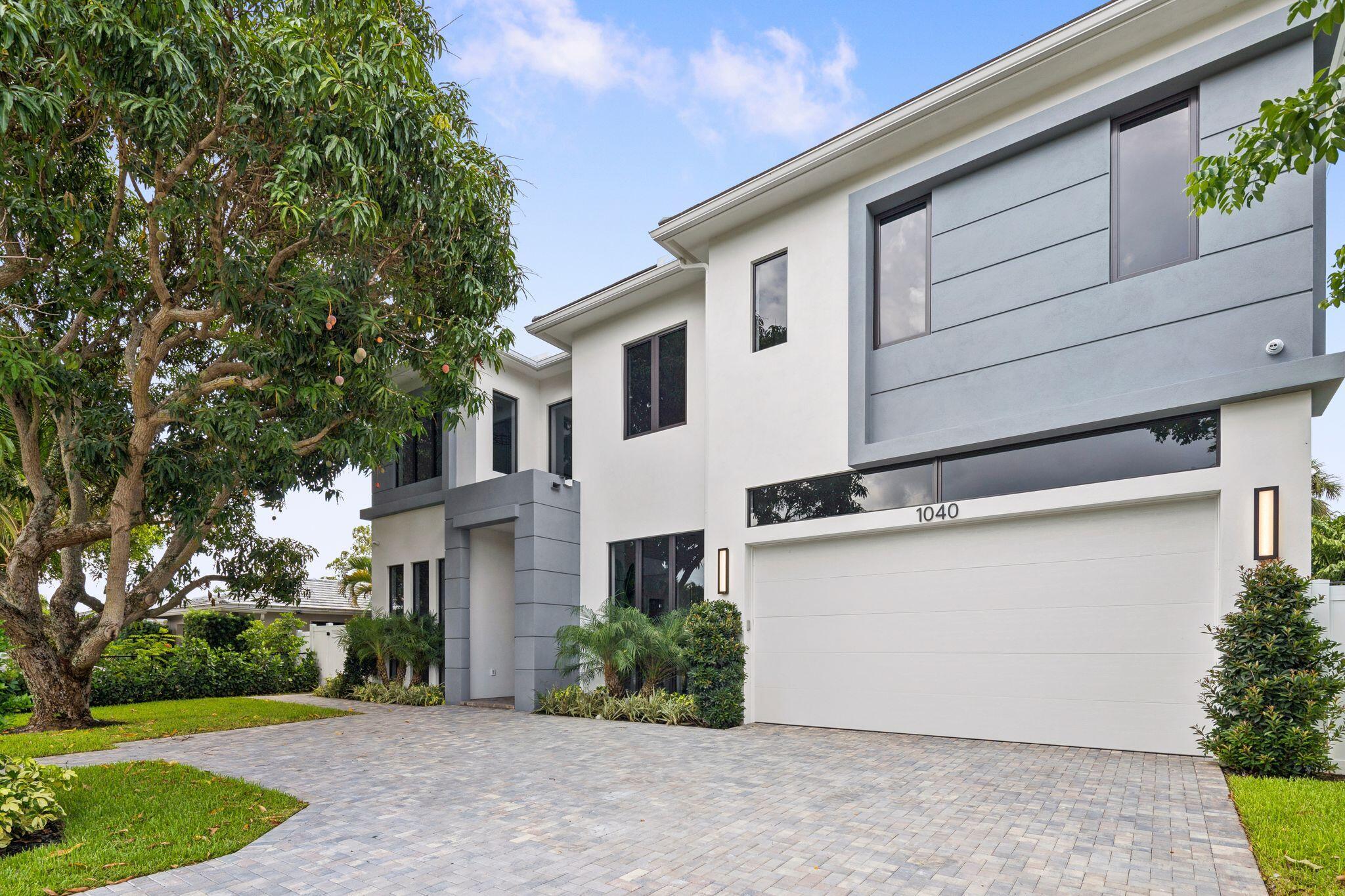 LAKE FLORESTA PARK - Residential