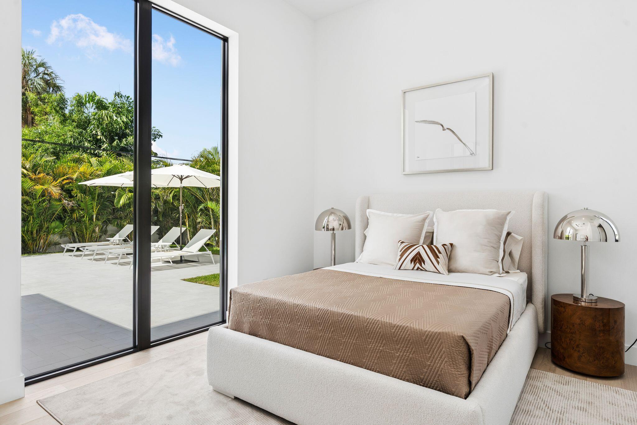 LAKE FLORESTA PARK - Residential