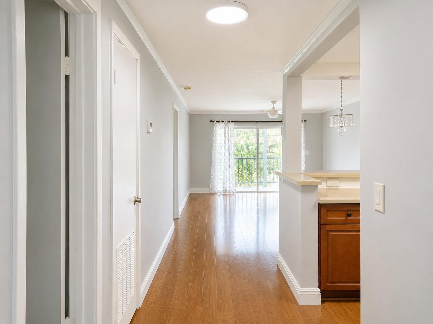 HILLCREST COUNTRY CLUB APTS NO 7 - Residential