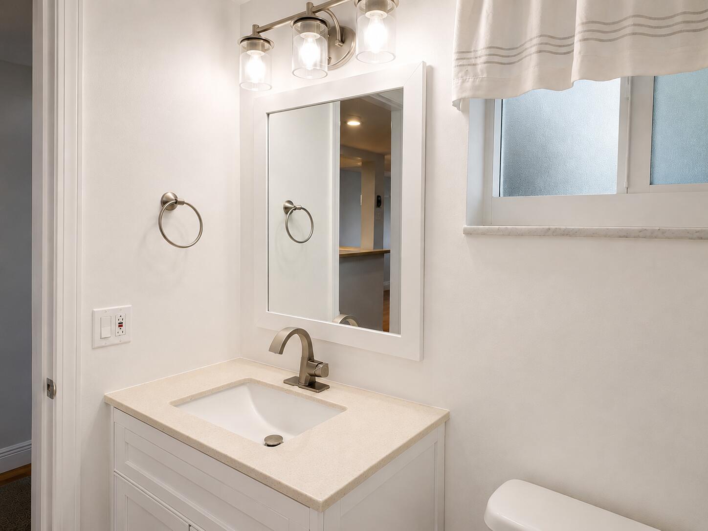 HILLCREST COUNTRY CLUB APTS NO 7 - Residential