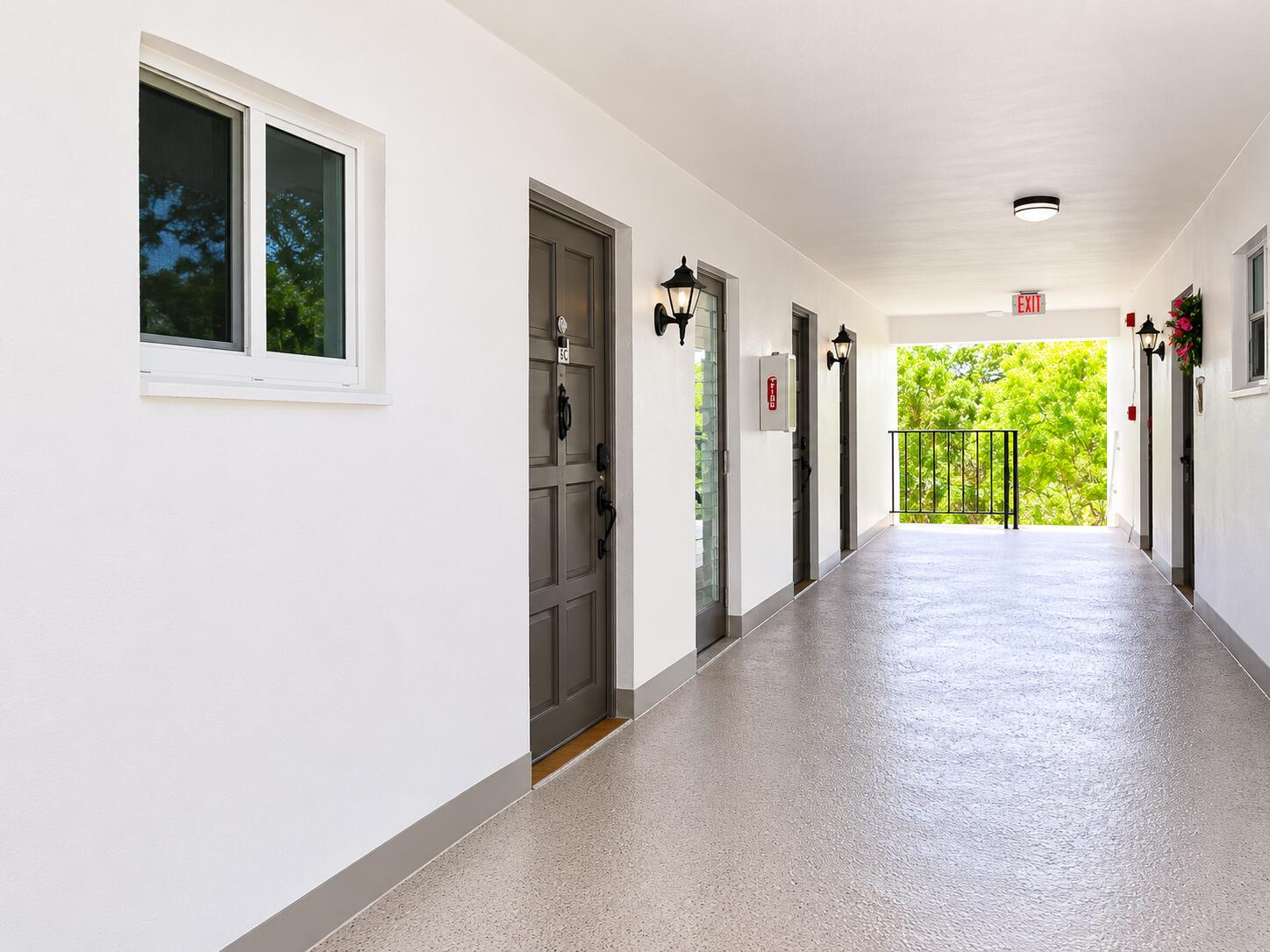 HILLCREST COUNTRY CLUB APTS NO 7 - Residential