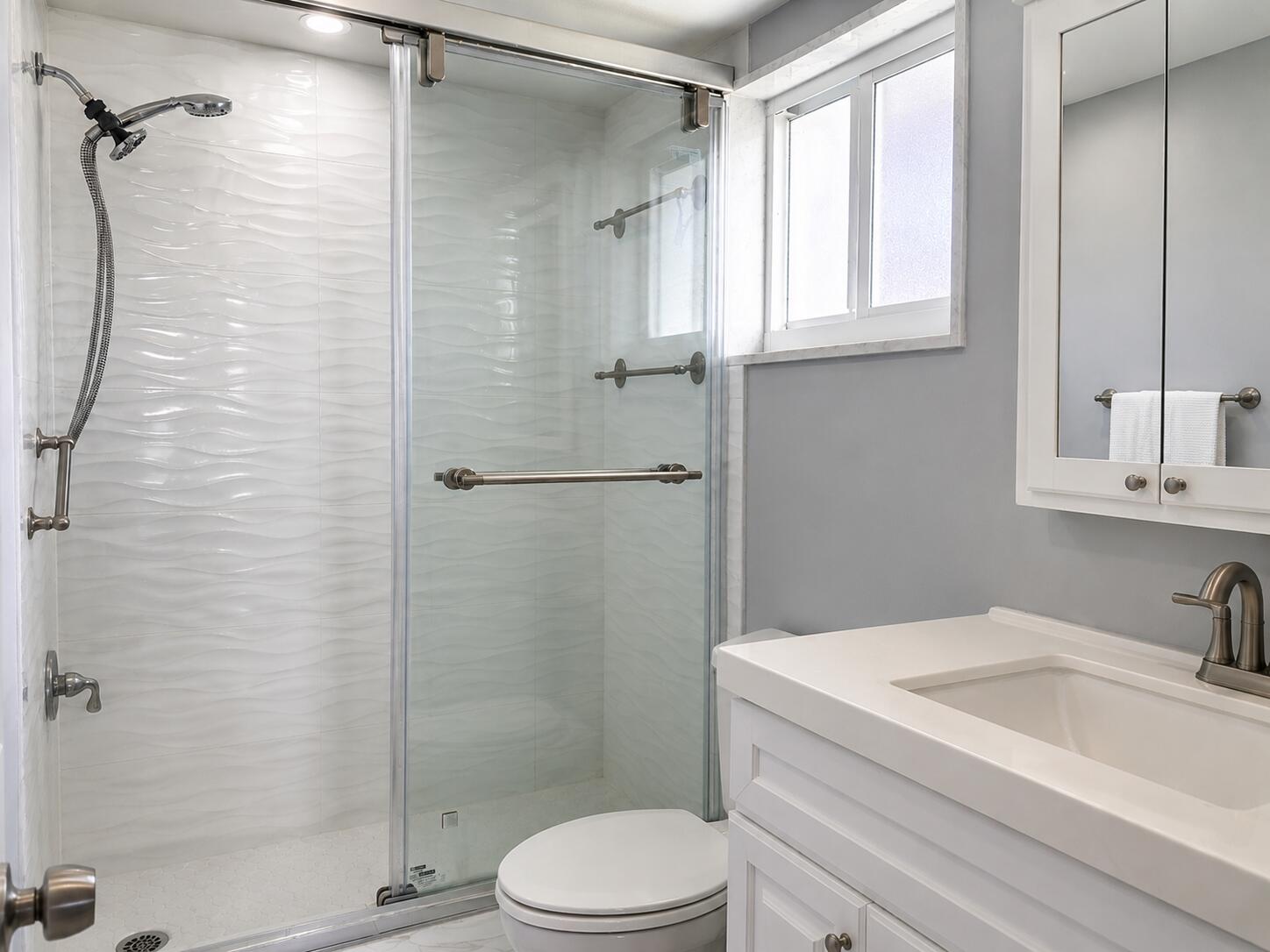 HILLCREST COUNTRY CLUB APTS NO 7 - Residential