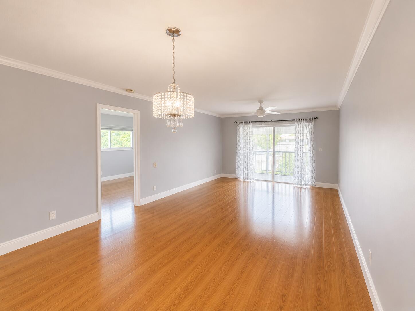 HILLCREST COUNTRY CLUB APTS NO 7 - Residential