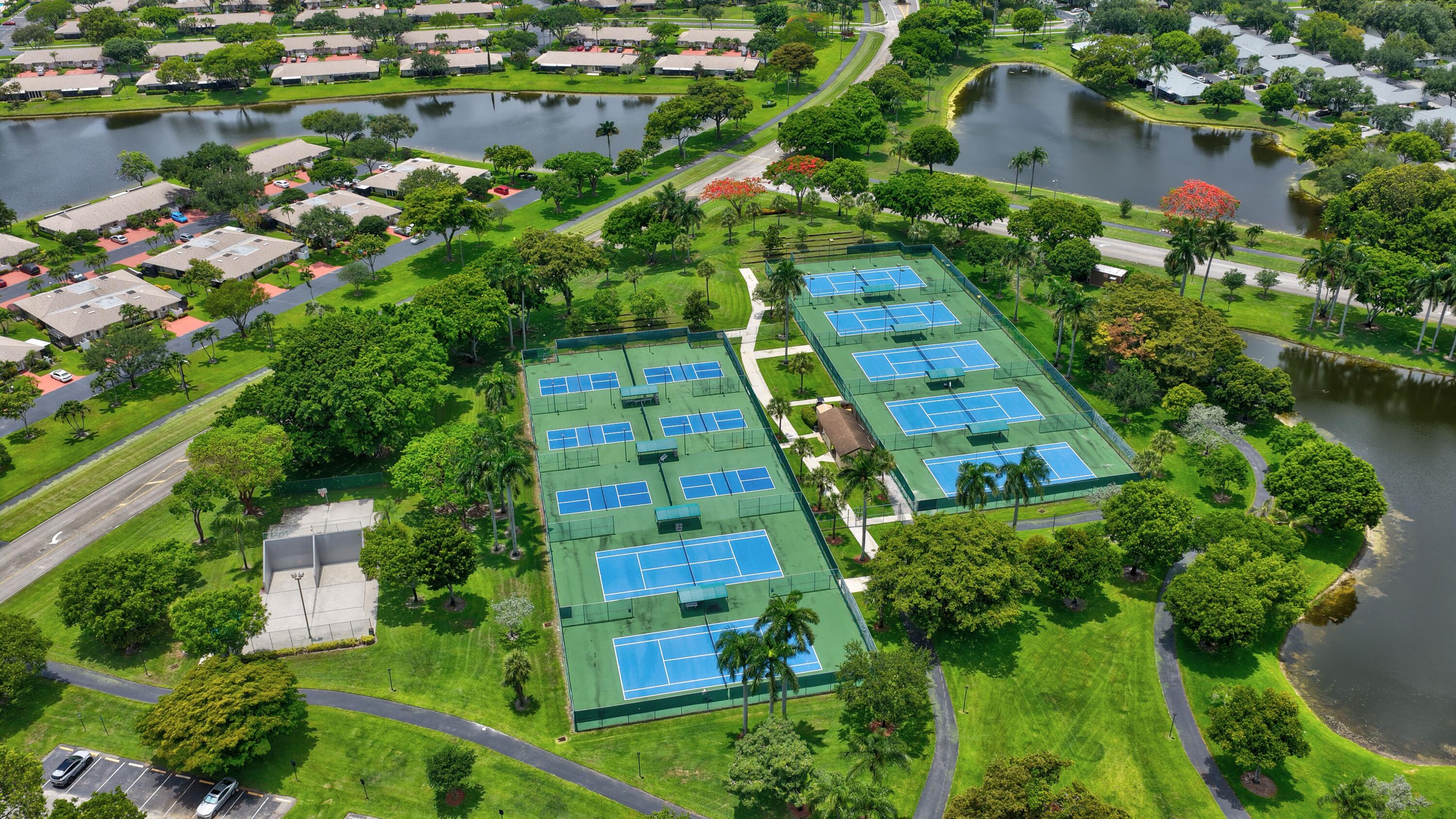 WHISPER WALK SEC C CONDO - Residential