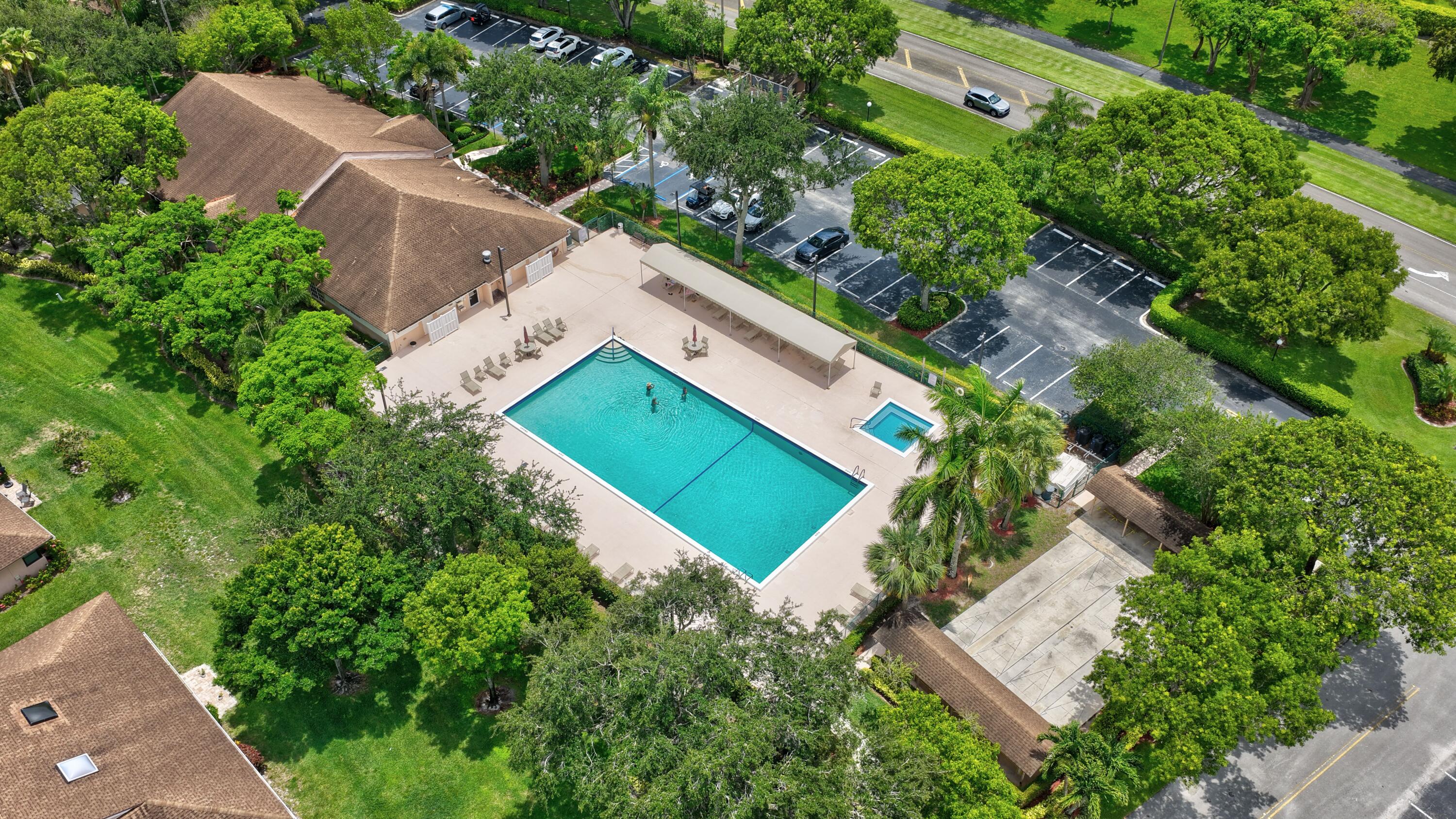 WHISPER WALK SEC C CONDO - Residential