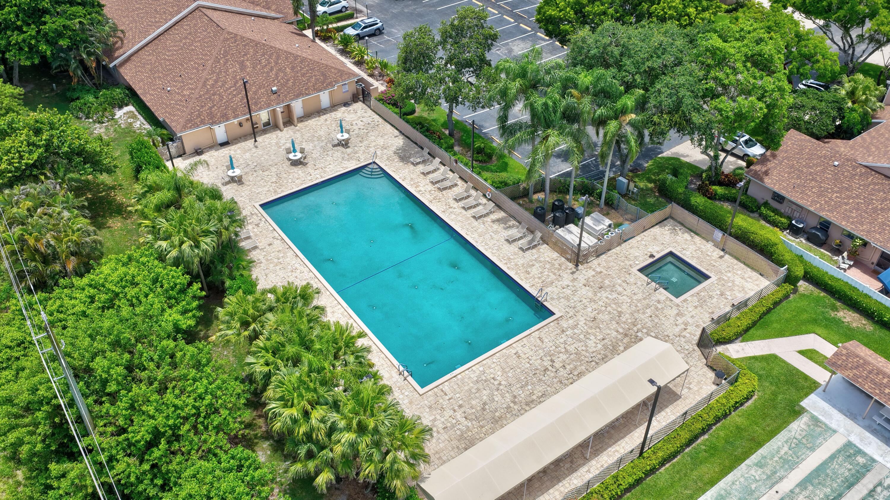 WHISPER WALK SEC C CONDO - Residential