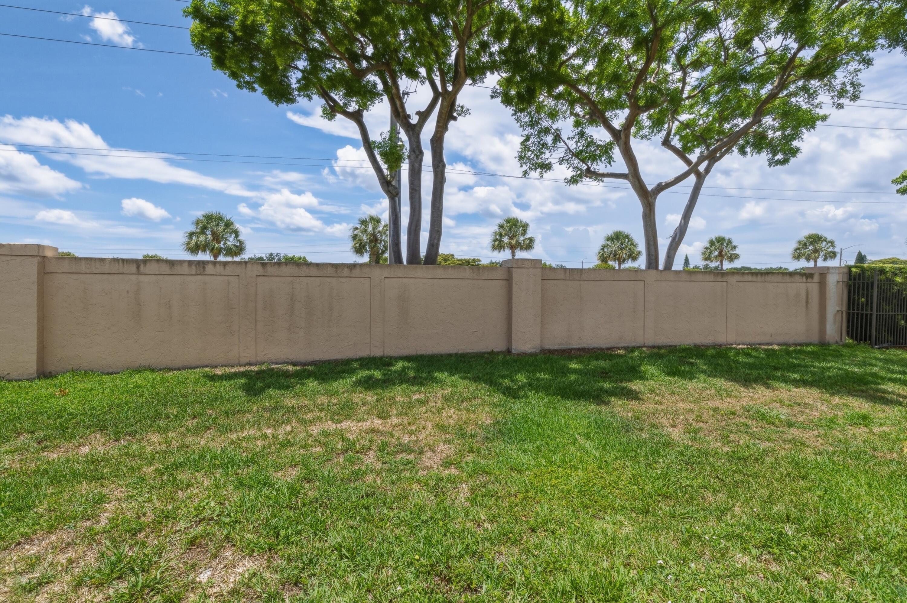 WHISPER WALK SEC C CONDO - Residential