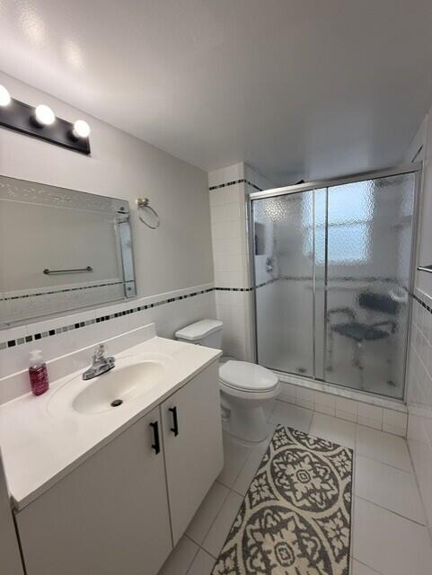 PALM LAKES CONDO - Residential
