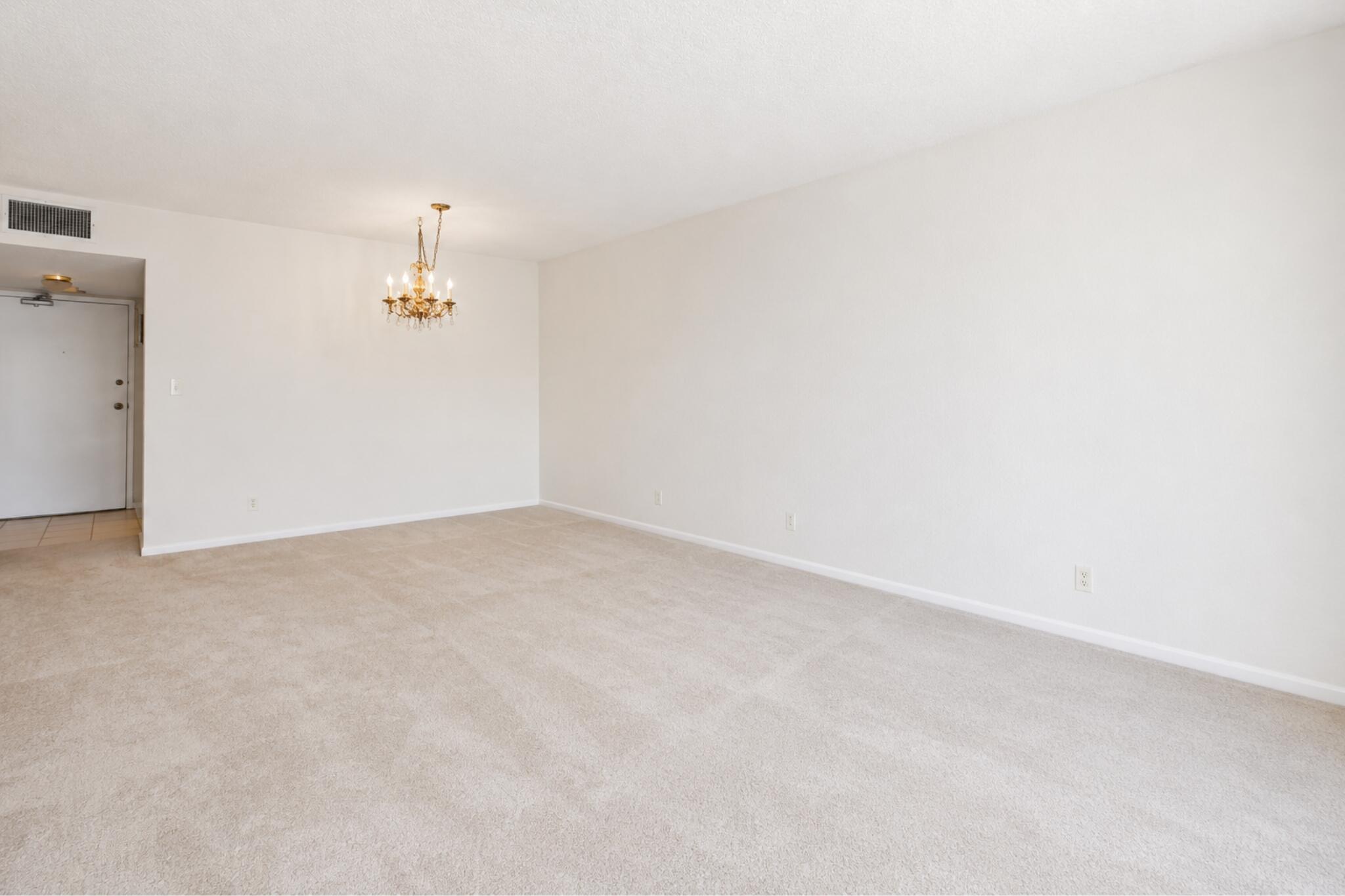 LE CHATEAU ROYAL CONDO - Residential