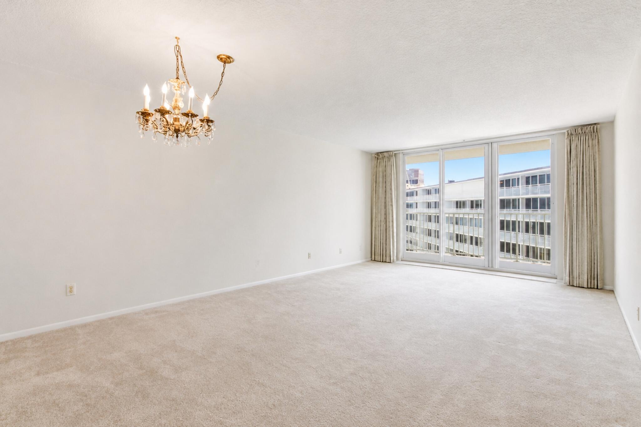 LE CHATEAU ROYAL CONDO - Residential