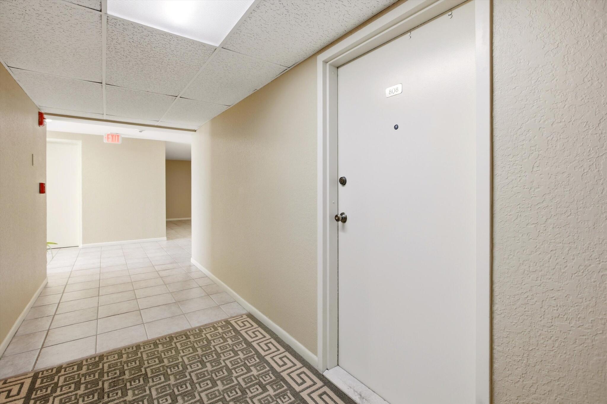LE CHATEAU ROYAL CONDO - Residential