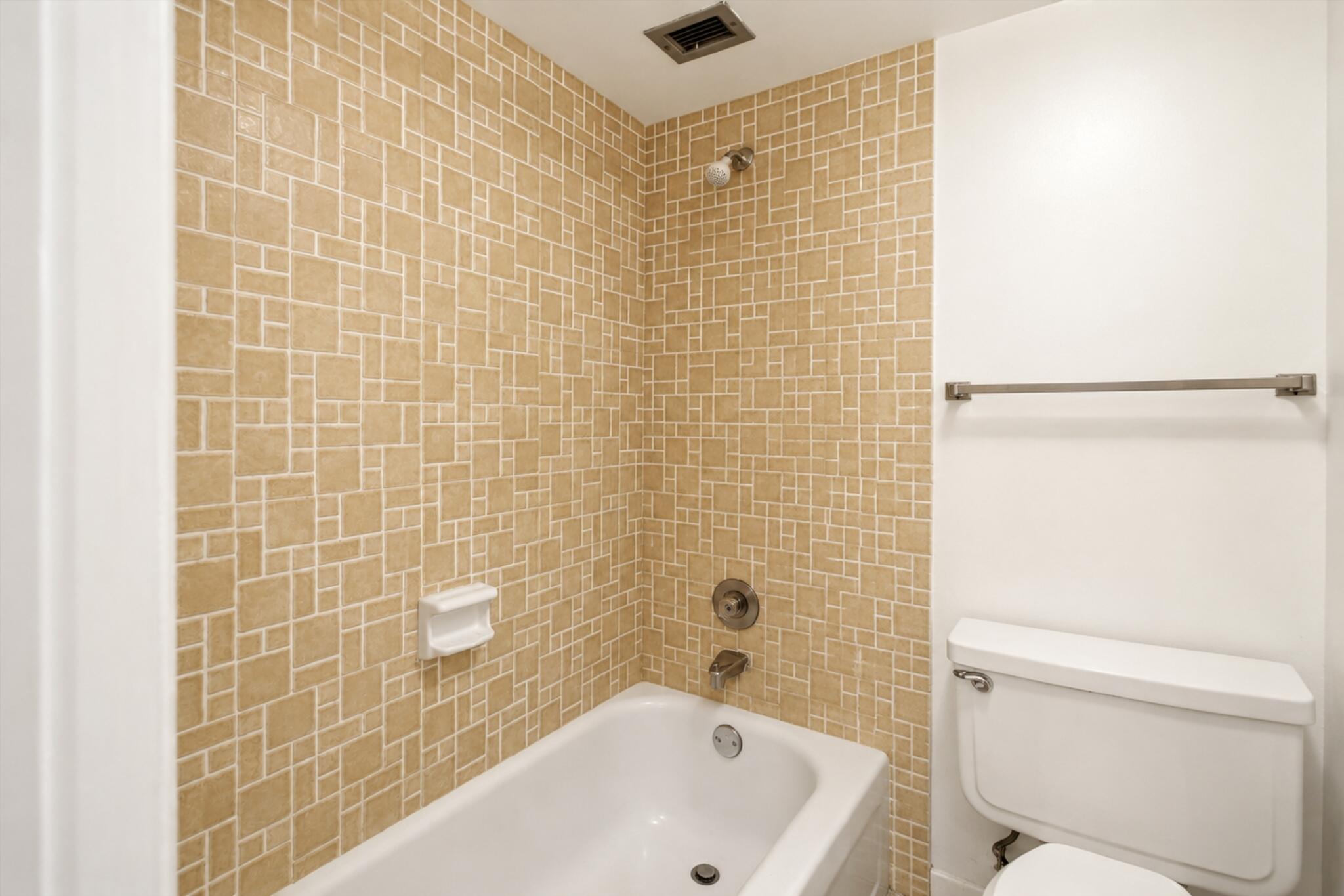 LE CHATEAU ROYAL CONDO - Residential