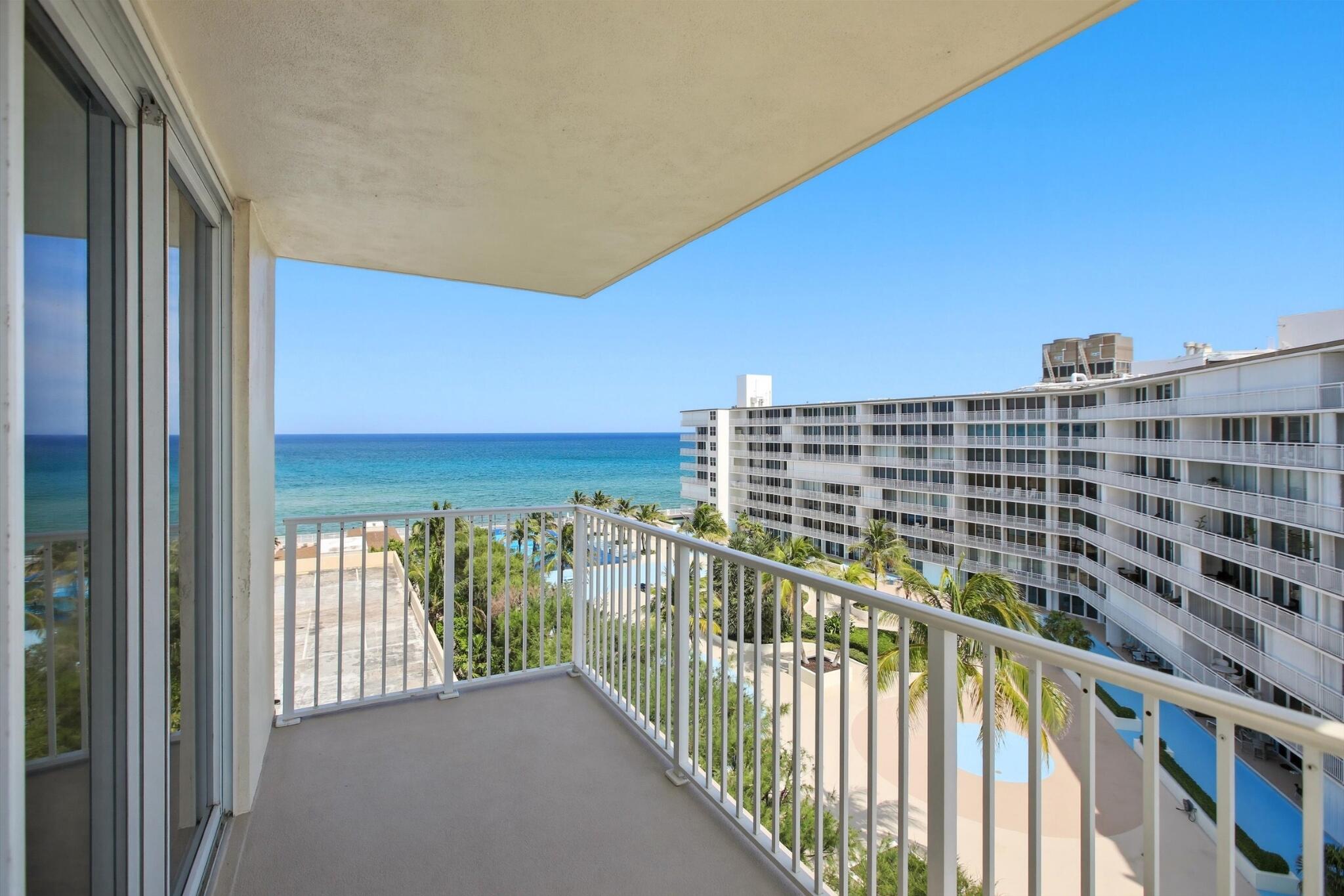 LE CHATEAU ROYAL CONDO - Residential