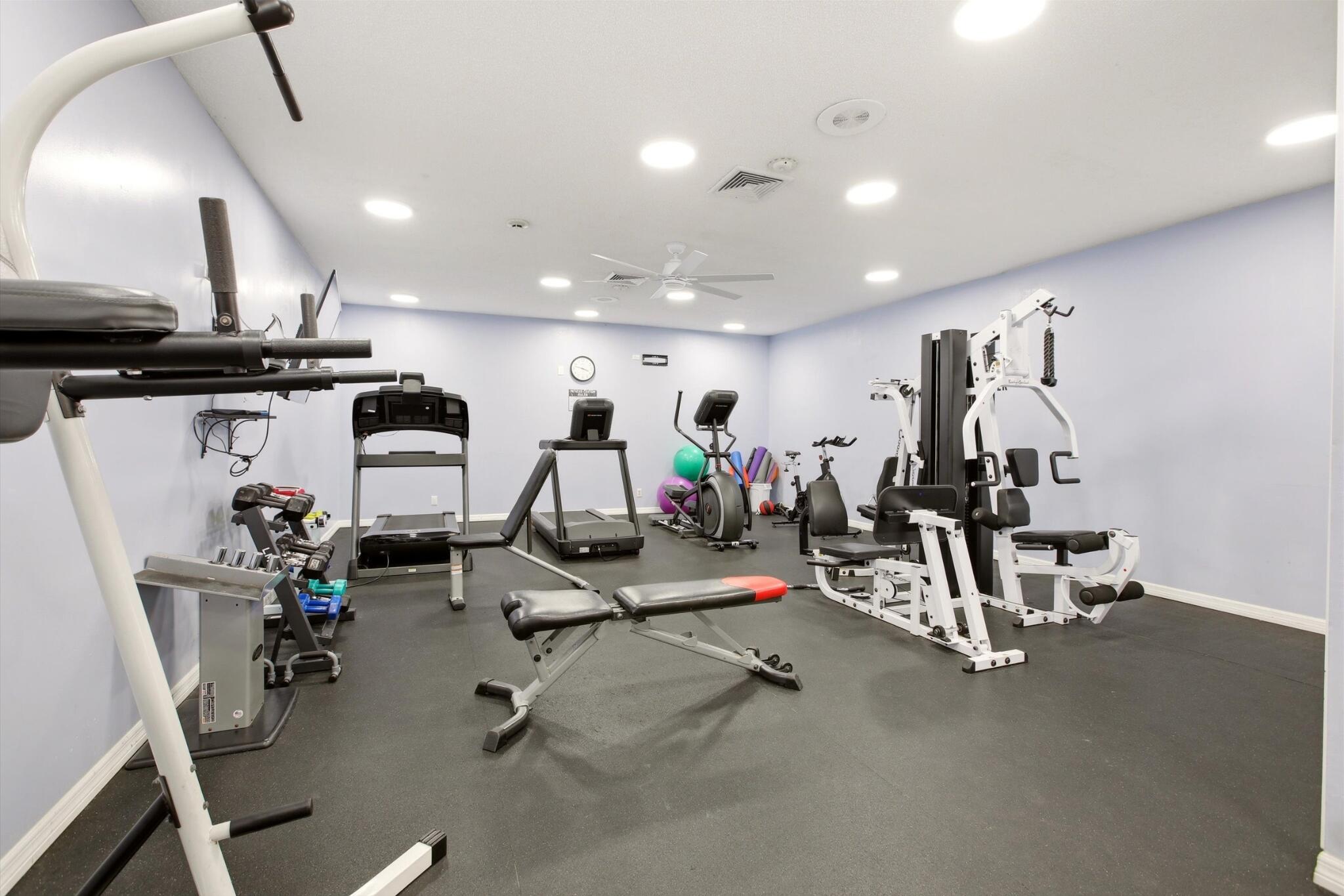 LE CHATEAU ROYAL CONDO - Residential