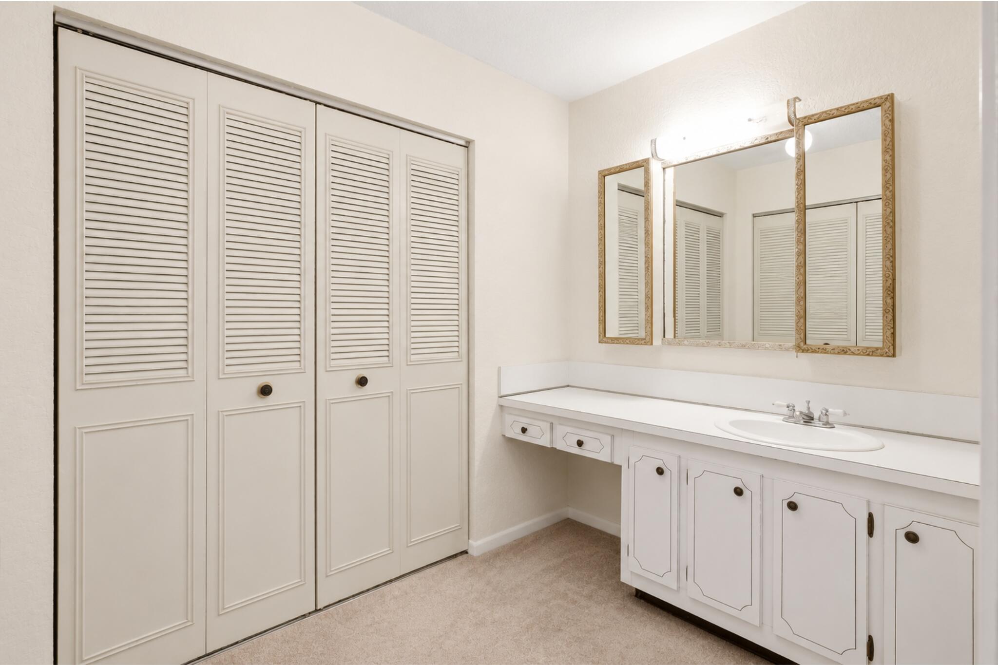 LE CHATEAU ROYAL CONDO - Residential