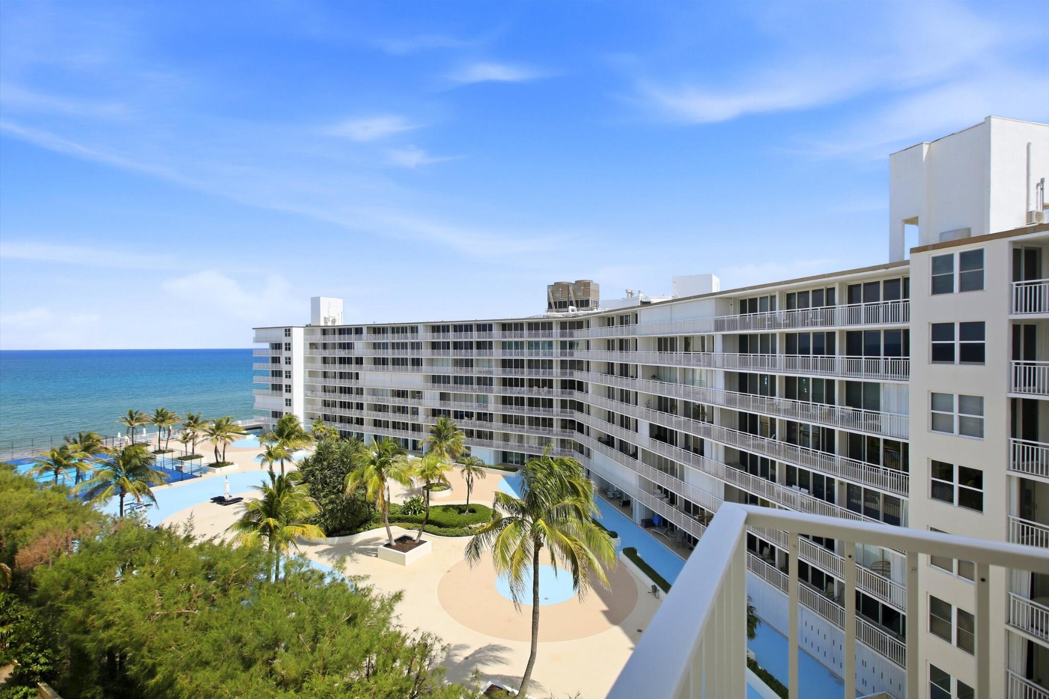 LE CHATEAU ROYAL CONDO - Residential