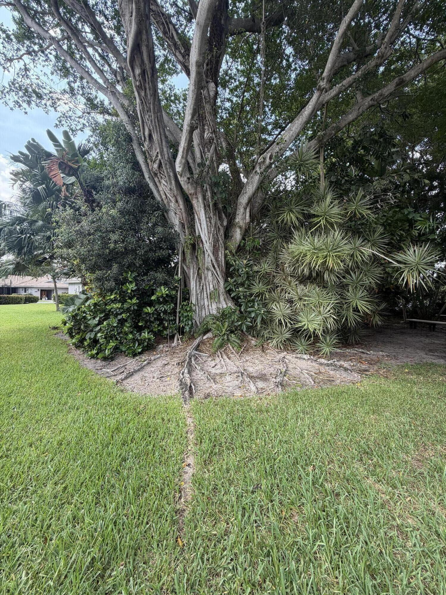 THE LAKES OF DEER CREEK - Residential Lease