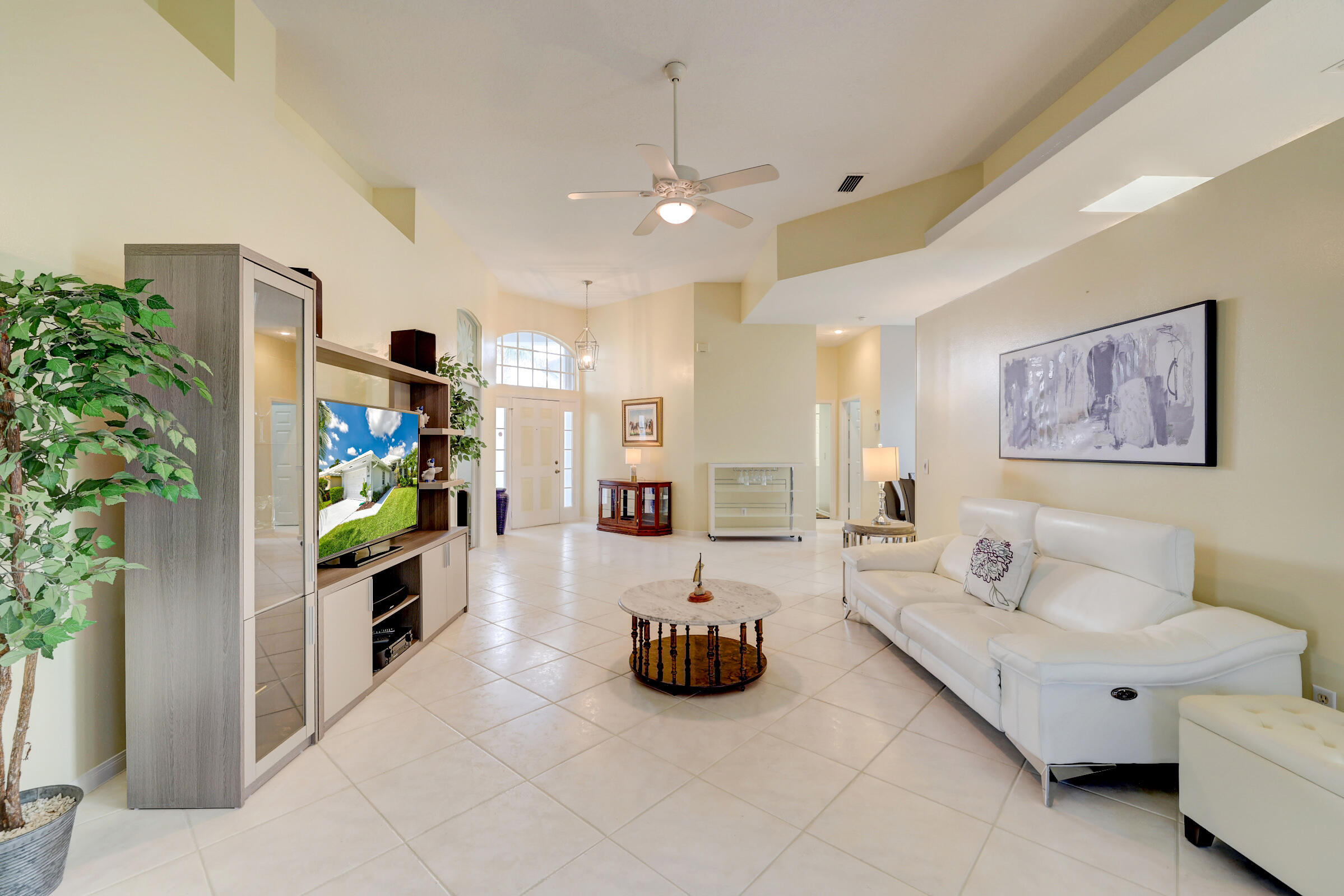 FAIRWAY ISLE PARCEL 8 BLK 15 - Residential