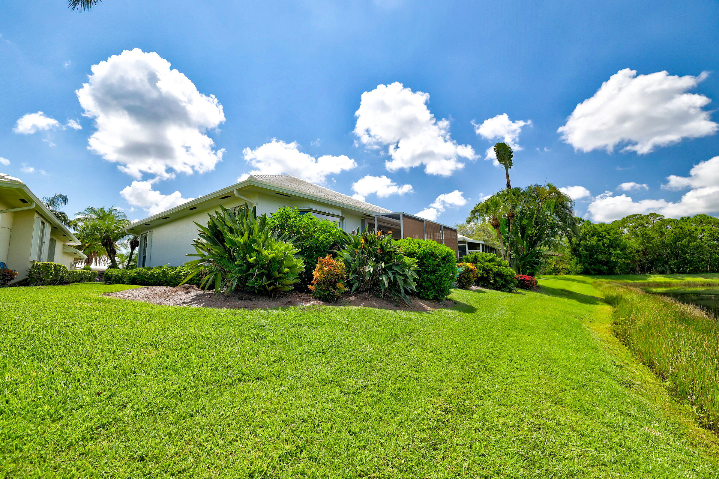 FAIRWAY ISLE PARCEL 8 BLK 15 - Residential