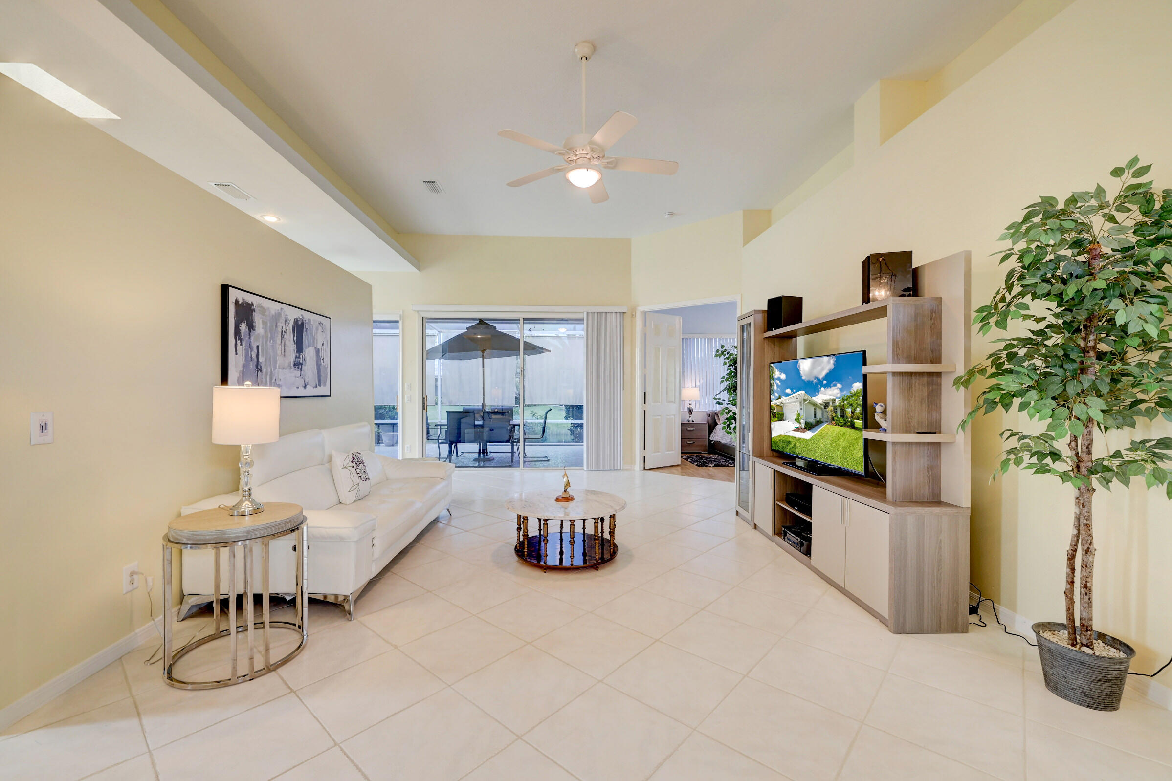 FAIRWAY ISLE PARCEL 8 BLK 15 - Residential