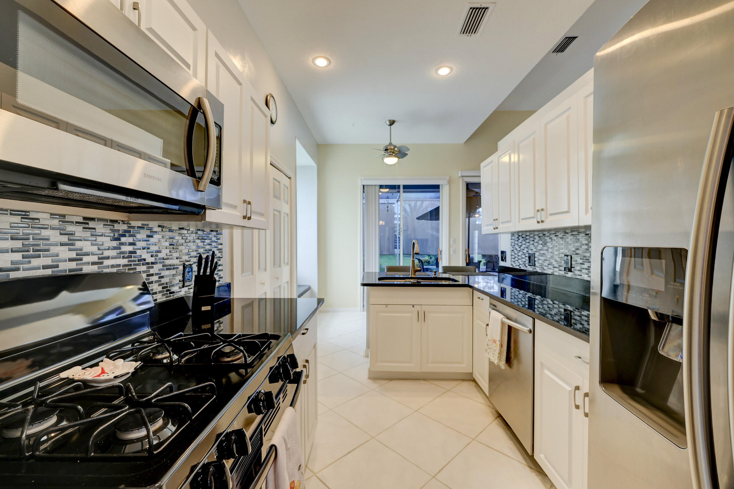 FAIRWAY ISLE PARCEL 8 BLK 15 - Residential