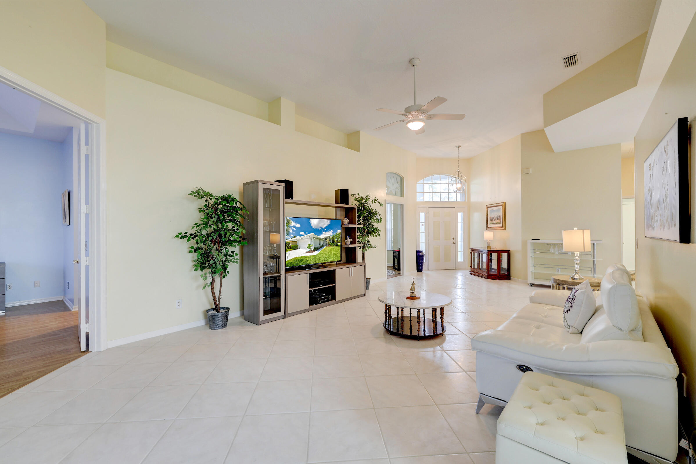 FAIRWAY ISLE PARCEL 8 BLK 15 - Residential