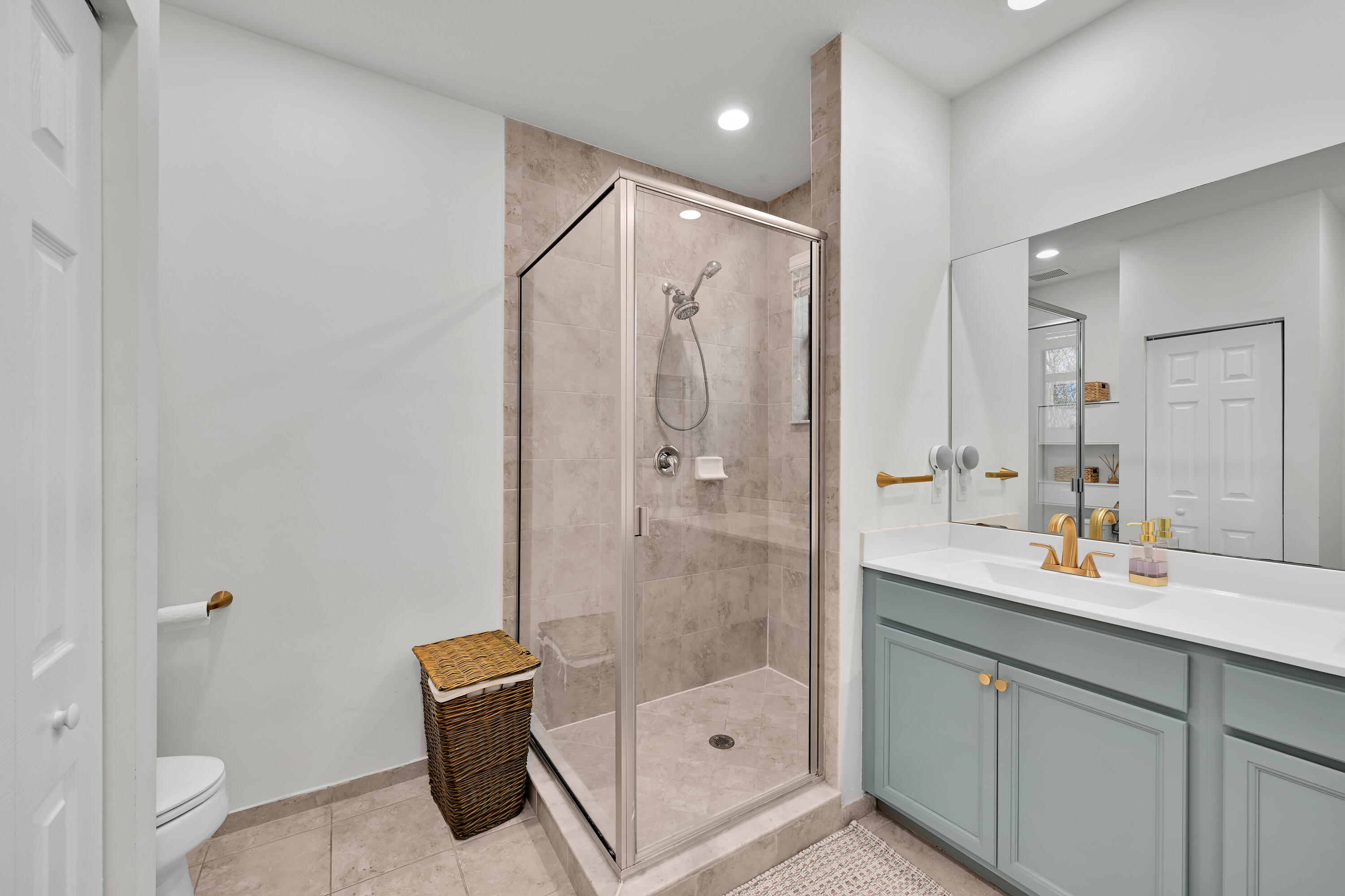 SIMONTON COURT - Residential