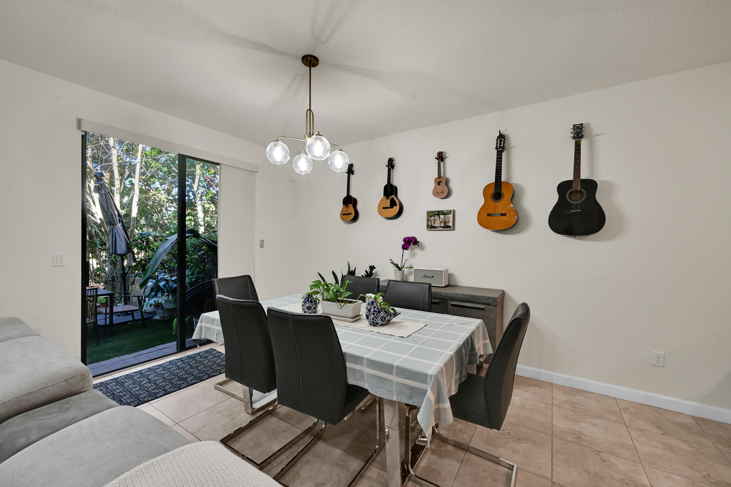 SIMONTON COURT - Residential