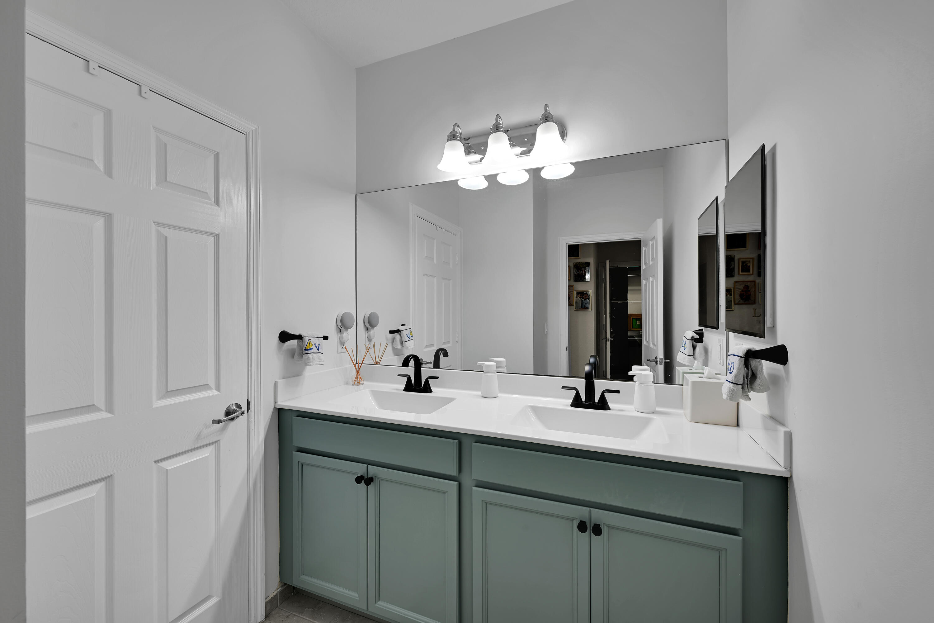 SIMONTON COURT - Residential