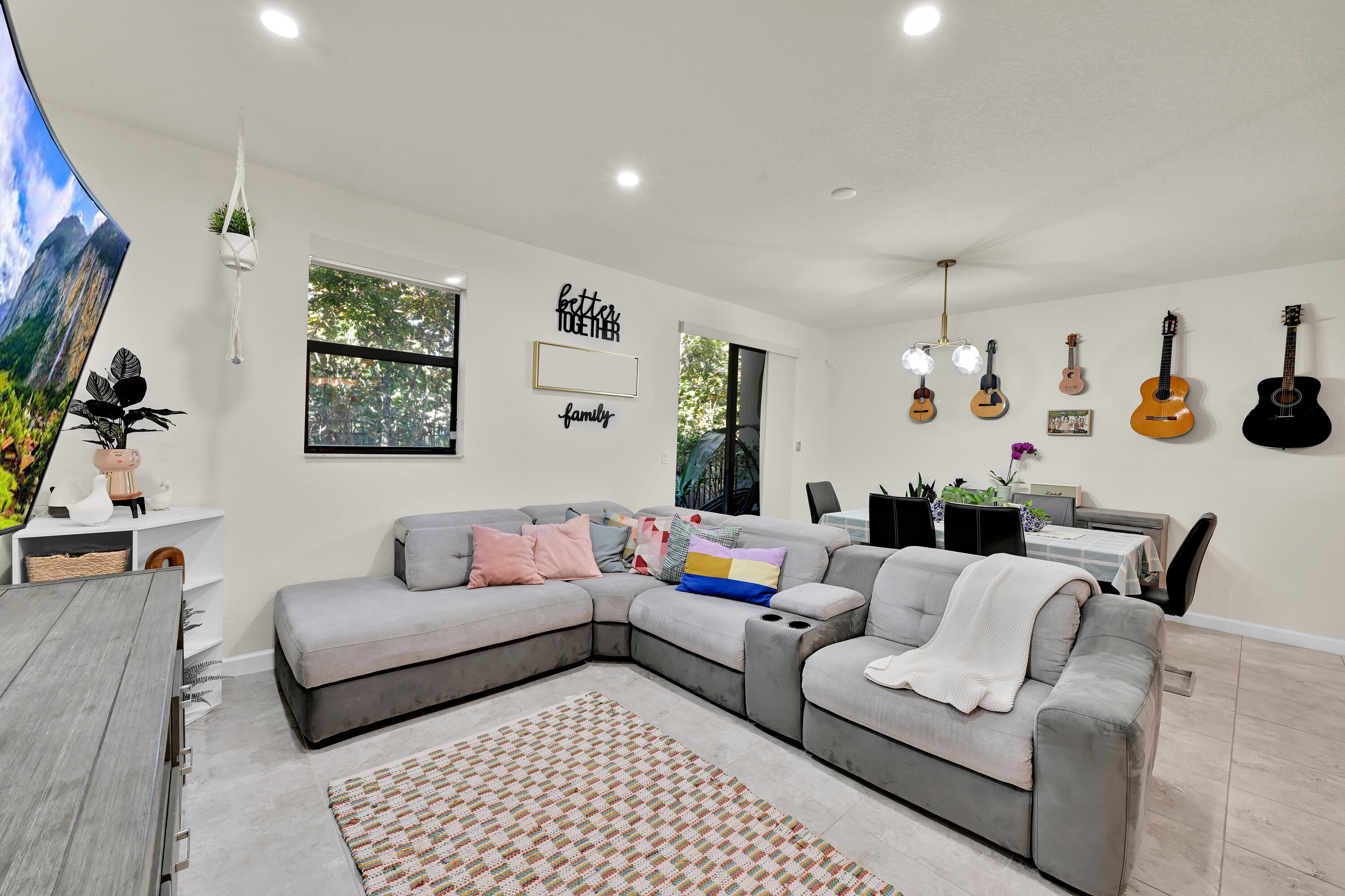 SIMONTON COURT - Residential