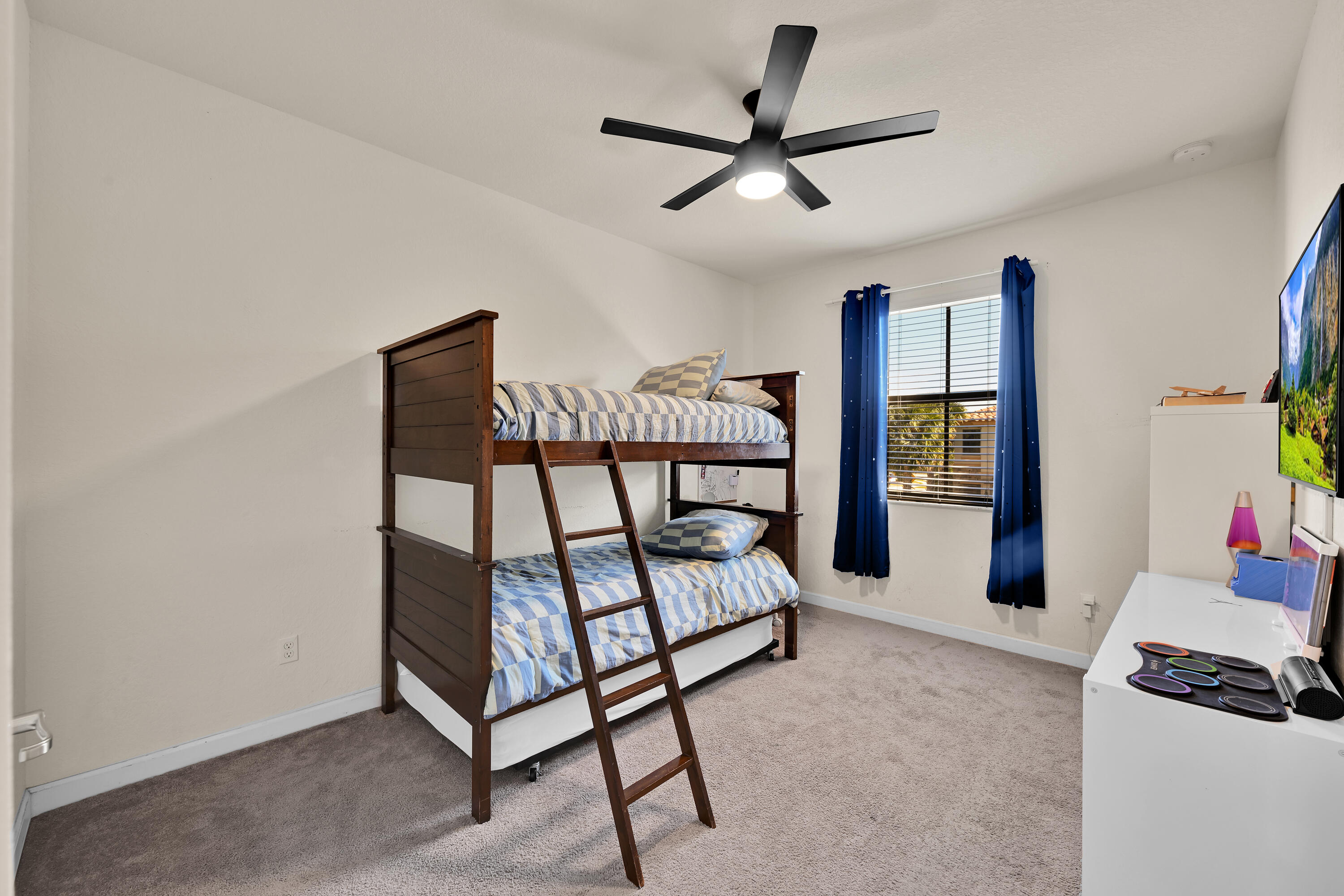 SIMONTON COURT - Residential