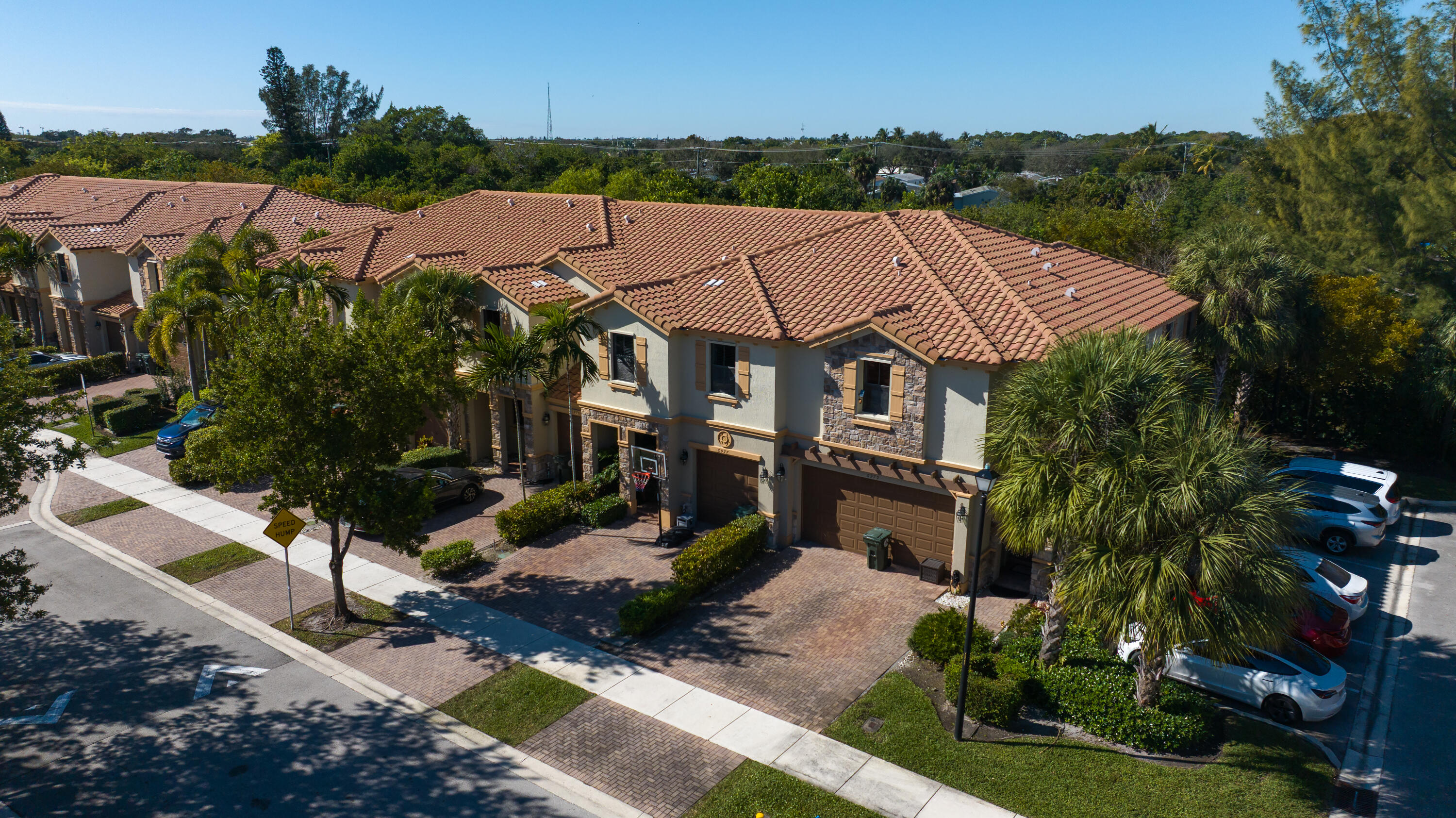 SIMONTON COURT - Residential