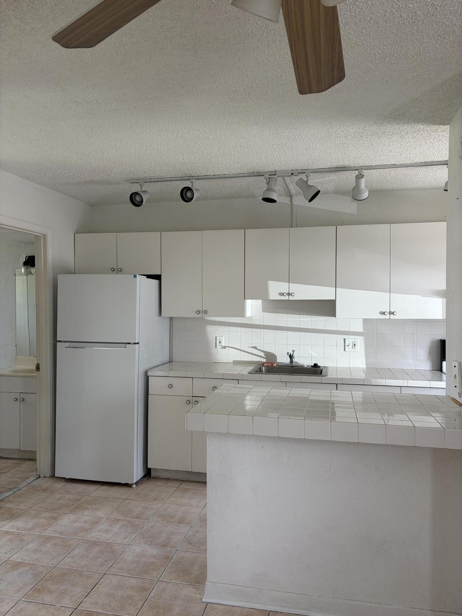 SIERRA CONDO APARTMENTS - Residential
